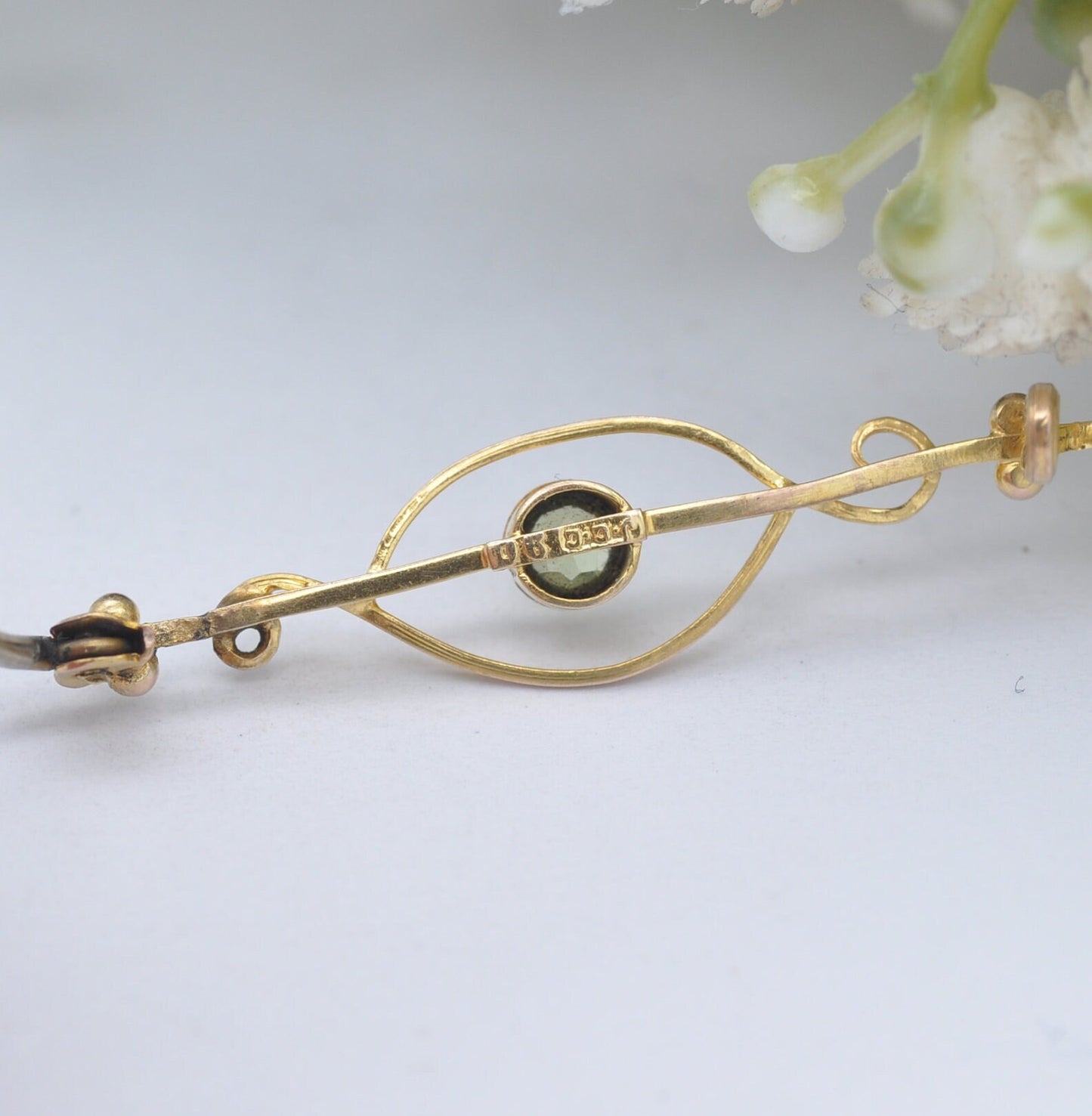 Antique 9ct Gold Peridot Bar Brooch - Edwardian Gold Jewellery