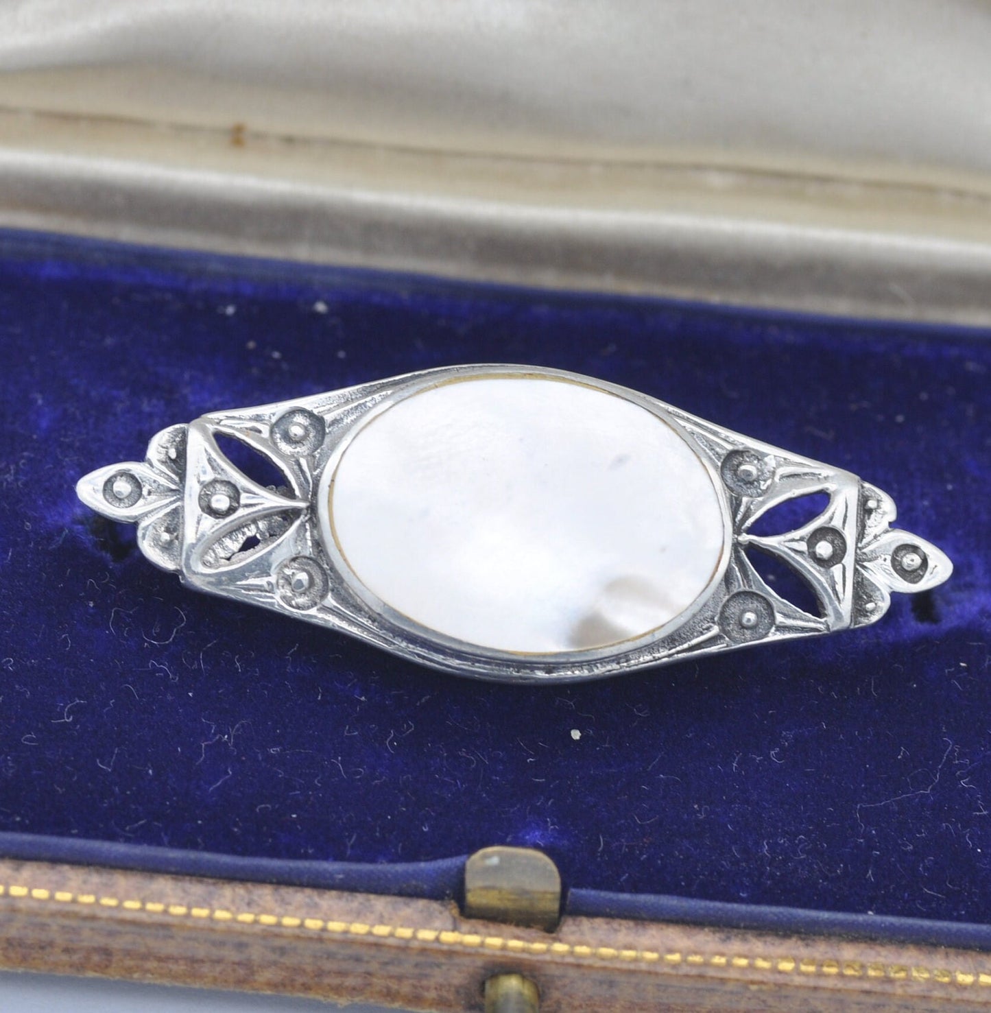 Vintage Sterling Silver Mother of Pearl Brooch - Ornate Leaf Design | Oval Shape