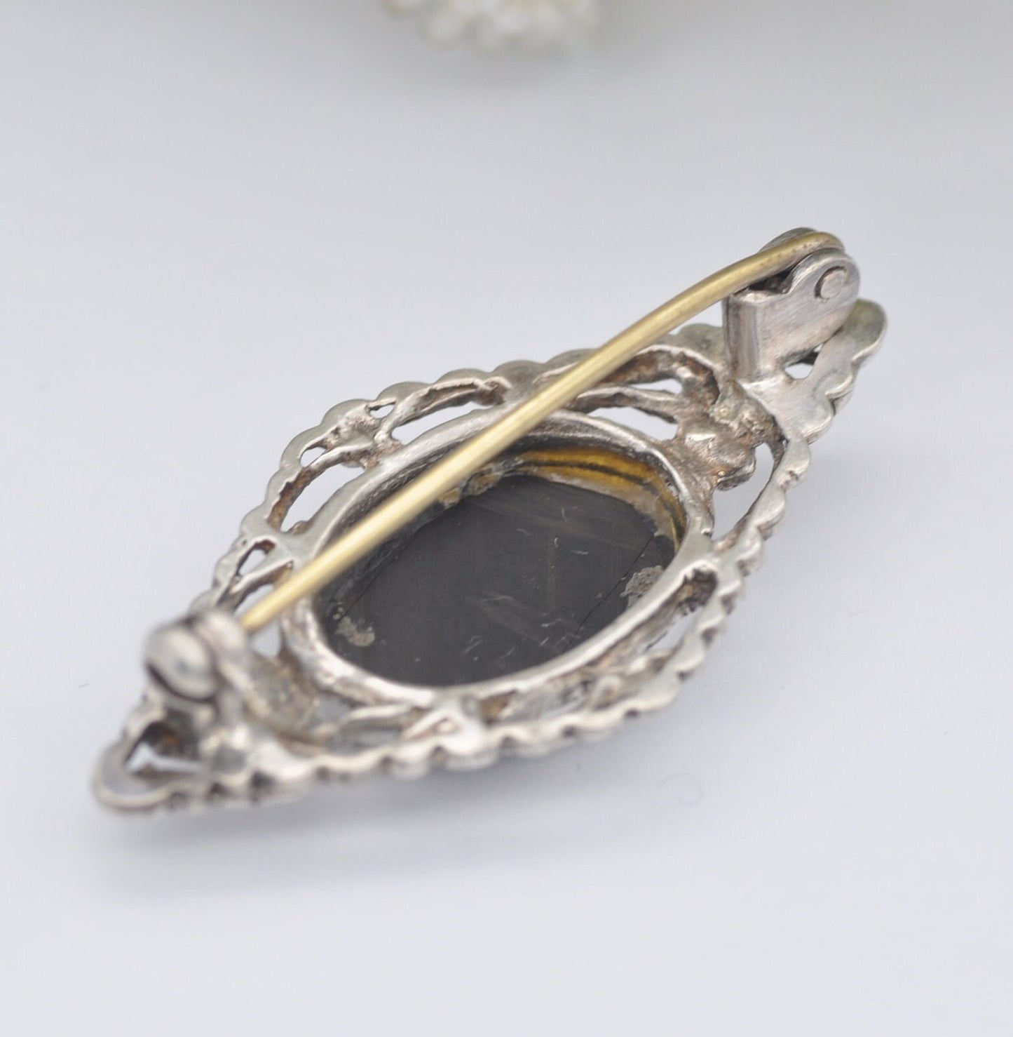 Vintage Sterling Silver Onyx Leaf Brooch - Openwork Leaf Design | Diamond Shape
