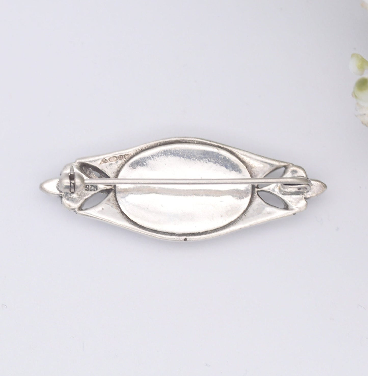 Vintage Sterling Silver Mother of Pearl Brooch - Ornate Leaf Design | Oval Shape