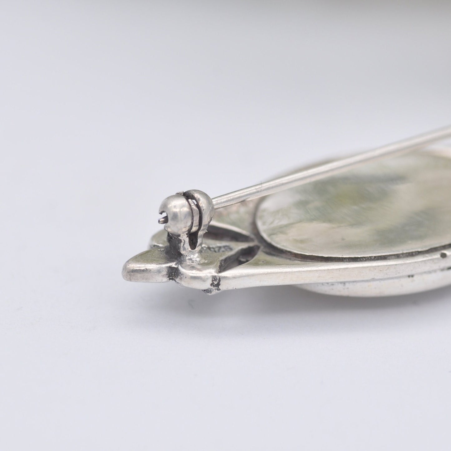 Vintage Sterling Silver Mother of Pearl Brooch - Ornate Leaf Design | Oval Shape
