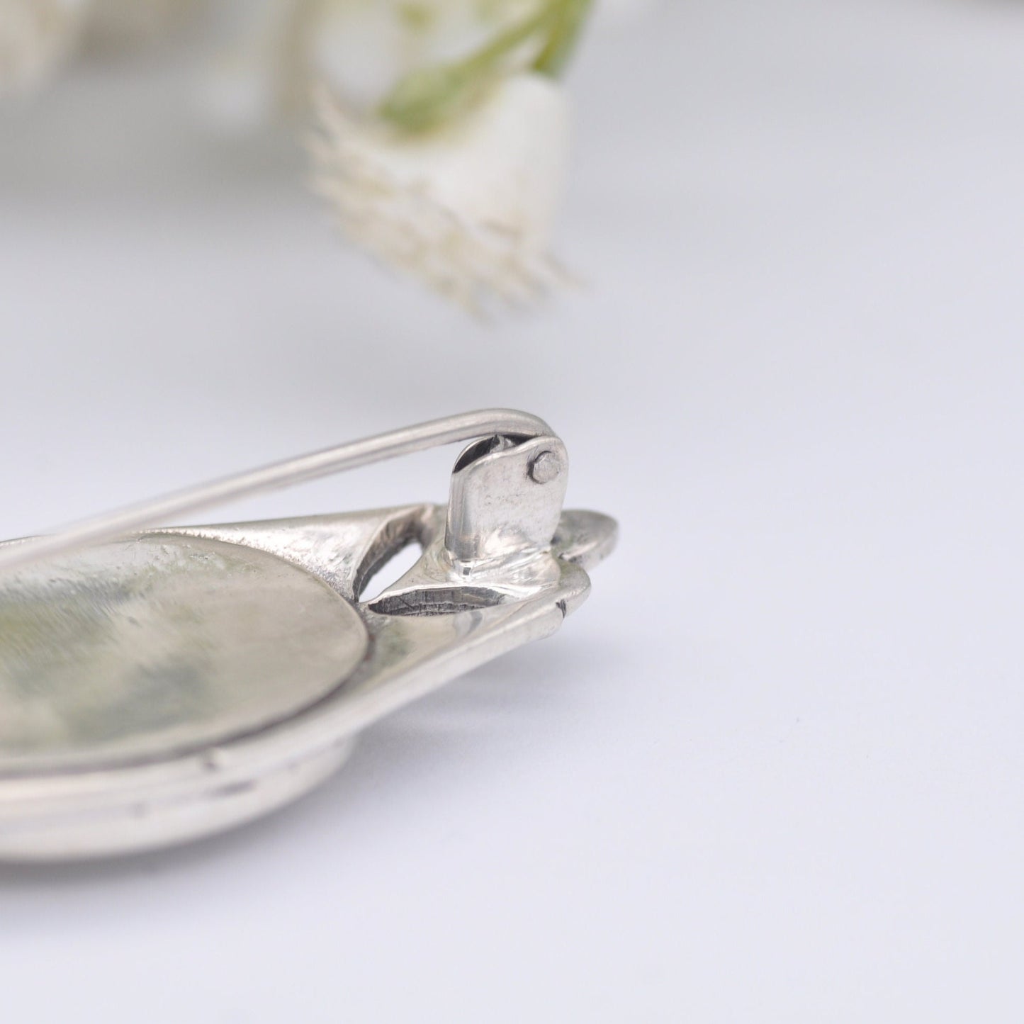 Vintage Sterling Silver Mother of Pearl Brooch - Ornate Leaf Design | Oval Shape