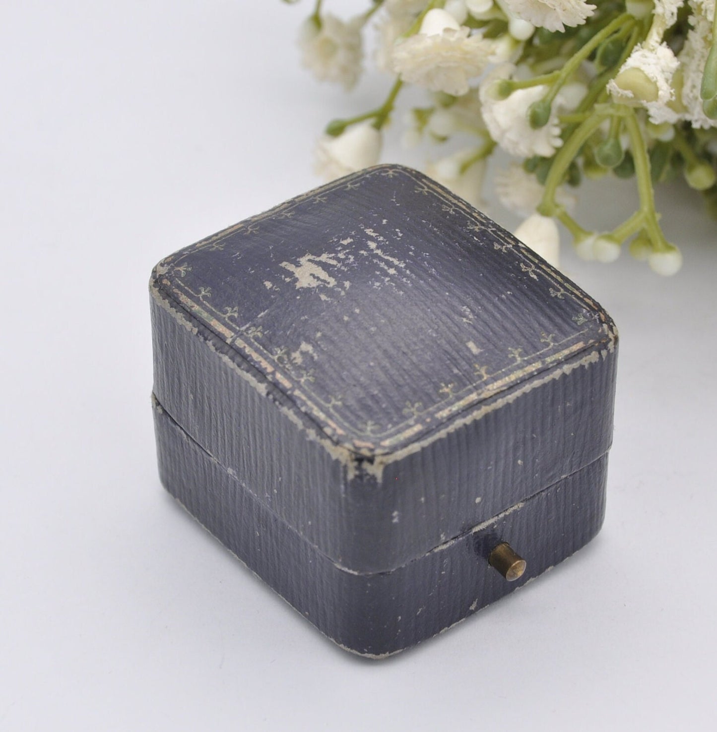 Vintage Blue Leather Ring Box - E Nidd & Son Grimsby Jewellers | Silk and Velvet Lined
