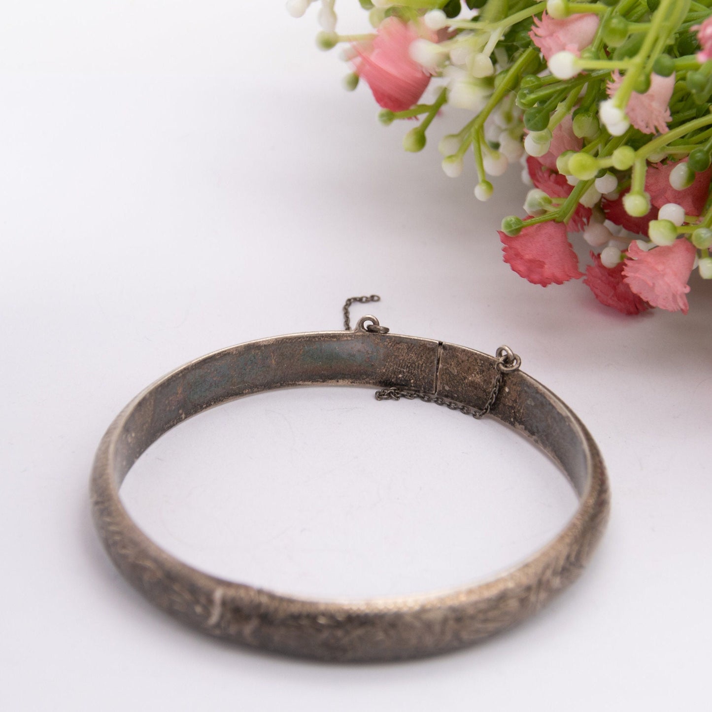 Vintage Sterling Silver Bangle Bracelet with Engraved Floral Scrolling Pattern