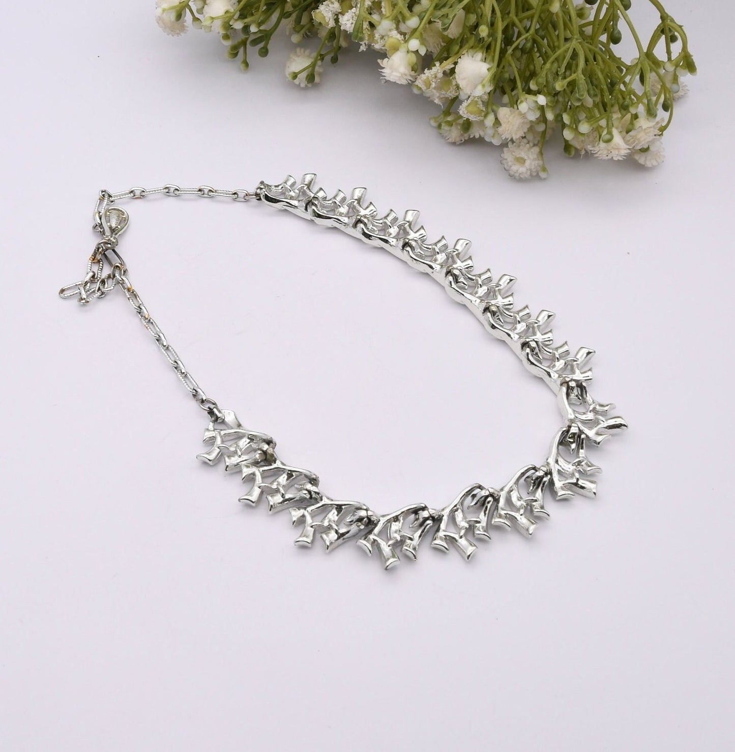 Vintage White Enamel Kitsch Necklace - Silver Tone with Abstract Chunky Design