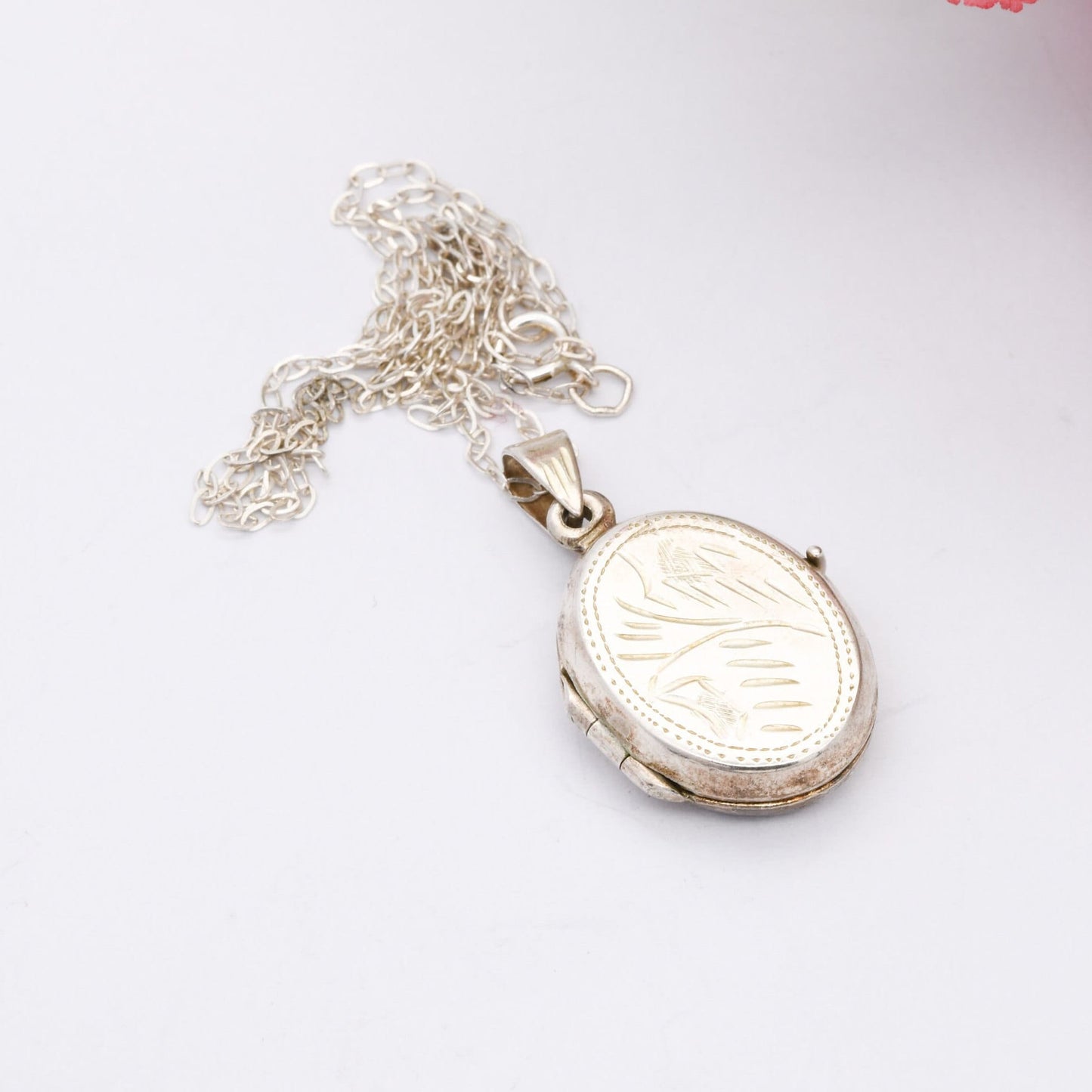 Vintage Sterling Silver Locket Pendant Necklace with Engraved Design - Small Chunky Oval Shape | Trace Chain