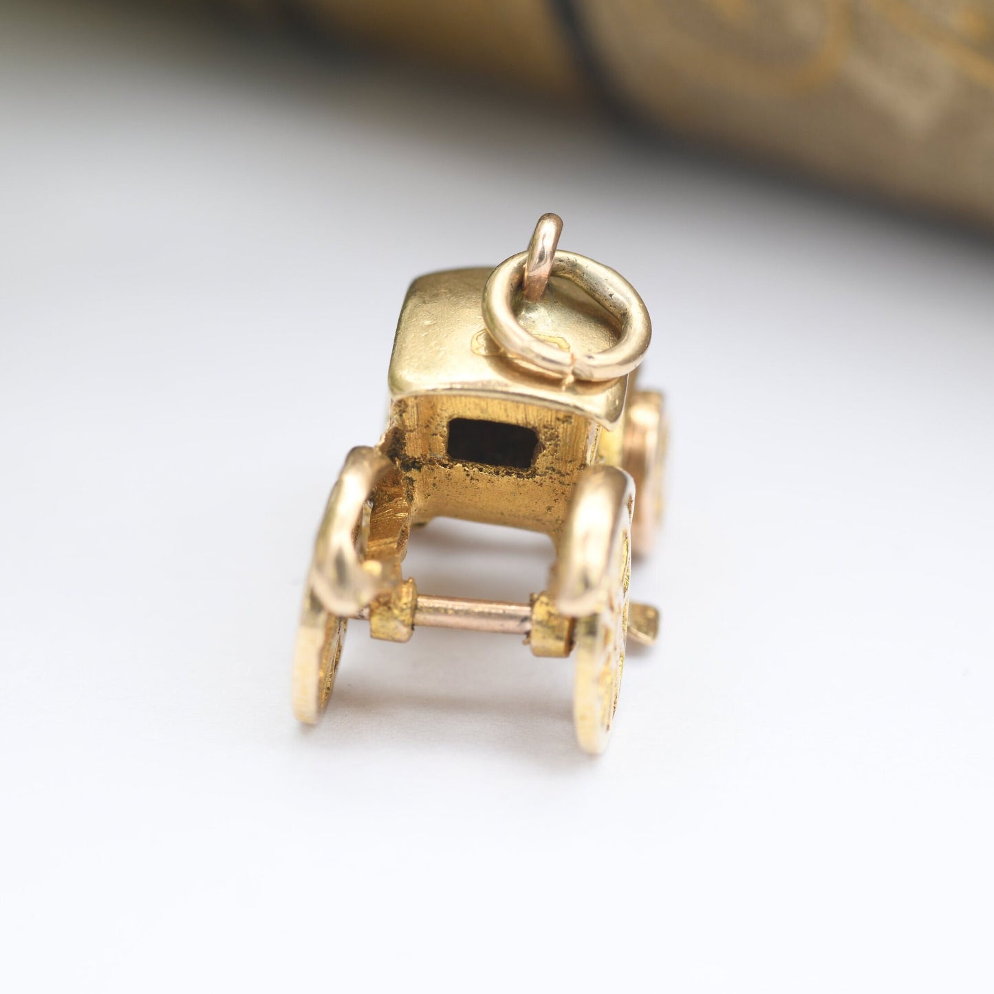 Vintage 9ct Gold Carriage Charm Pendant 1950s - Princess Carriage | Nicely Detailed | Spinning Wheels