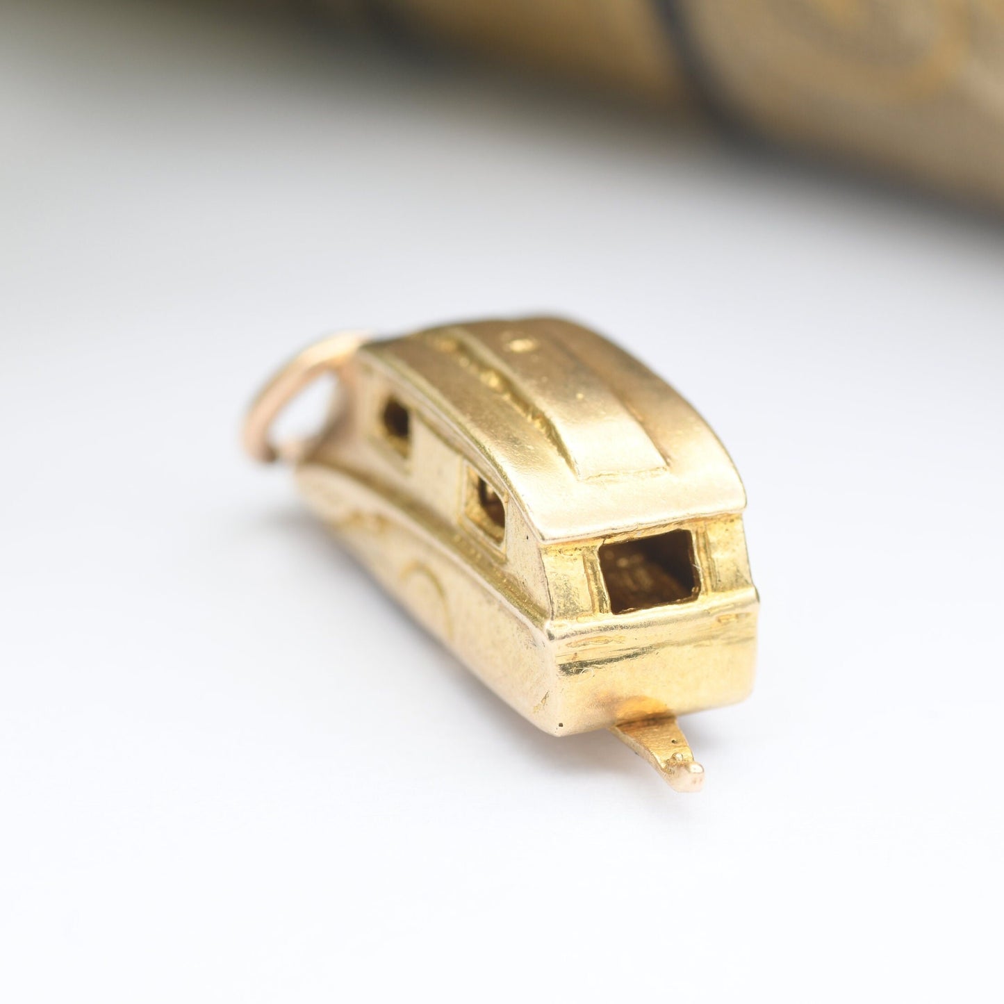 Vintage 9ct Gold Caravan Trailer Charm Pendant - Retro Car Enthusiast | Nicely Detailed