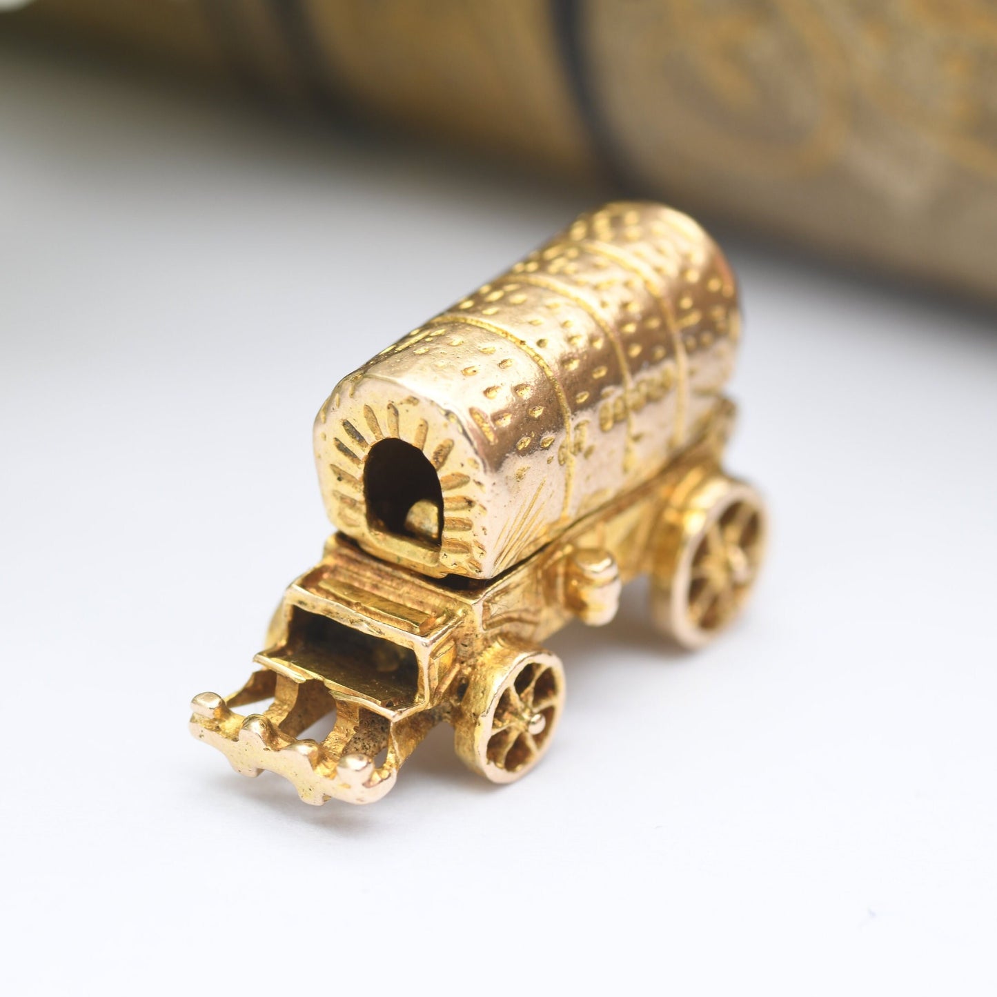 Vintage 9ct Gold Vardo Opening Caravan Charm Pendant 1970 - Nicely Detailed | Articulated Charm | Fortune Teller