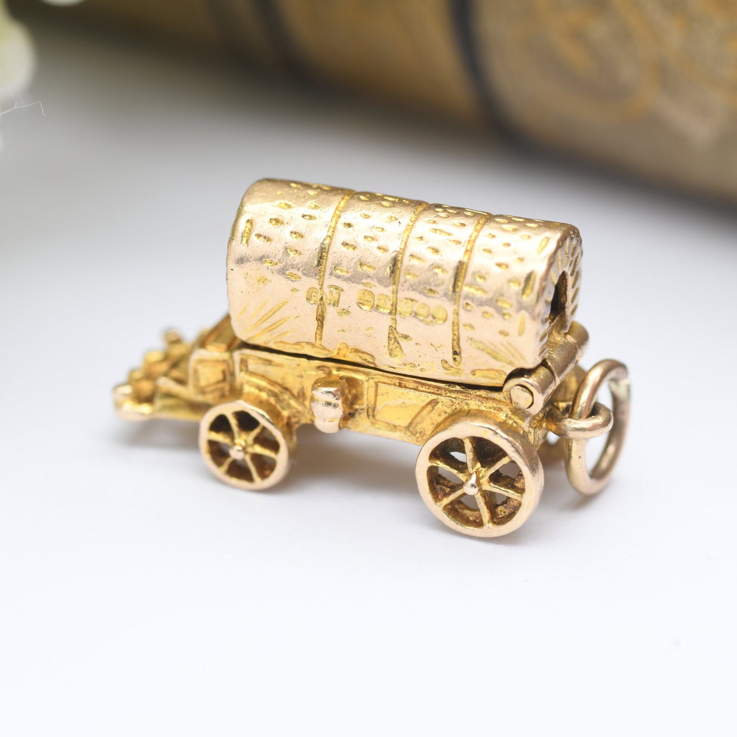 Vintage 9ct Gold Vardo Opening Caravan Charm Pendant 1970 - Nicely Detailed | Articulated Charm | Fortune Teller