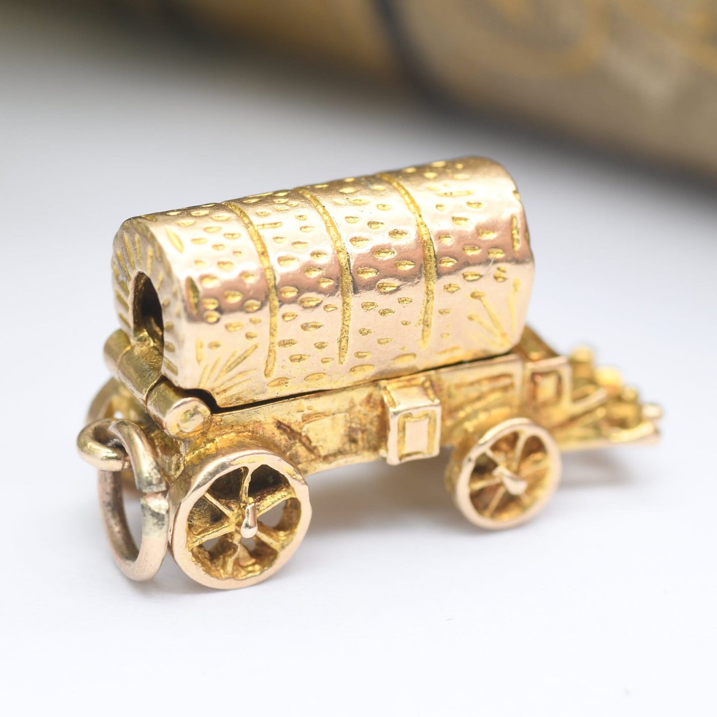 Vintage 9ct Gold Vardo Opening Caravan Charm Pendant 1970 - Nicely Detailed | Articulated Charm | Fortune Teller