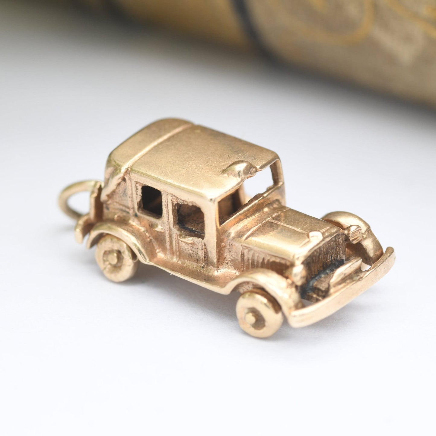 Vintage 9ct Gold Classic Car Charm Pendant 1958 - Spinning Wheels | Retro Car Enthusiast | Nicely Detailed