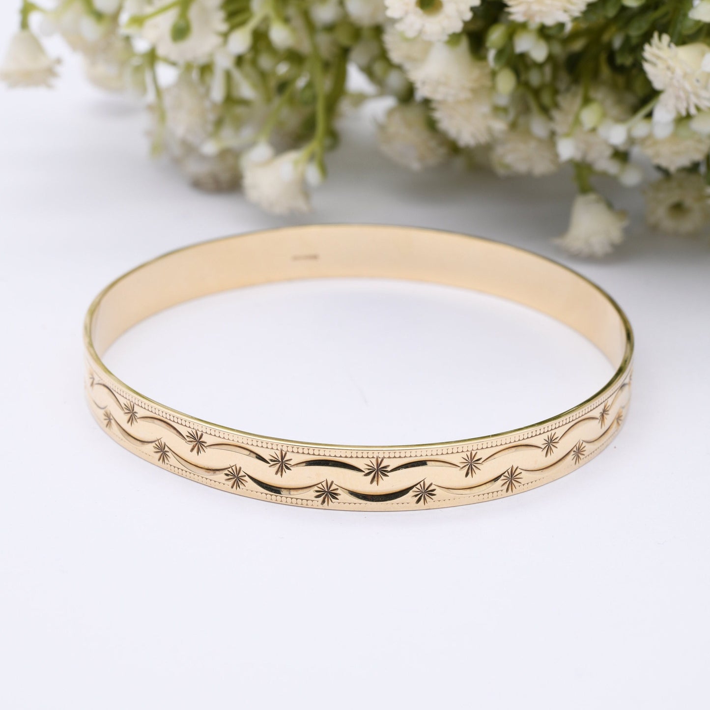 Vintage 9ct Gold Bangle Bracelet - Star and Crescent Pattern | Diamond Cut Engraved Design | Statement Gold Jewellery | Heavy Solid Gold 18g