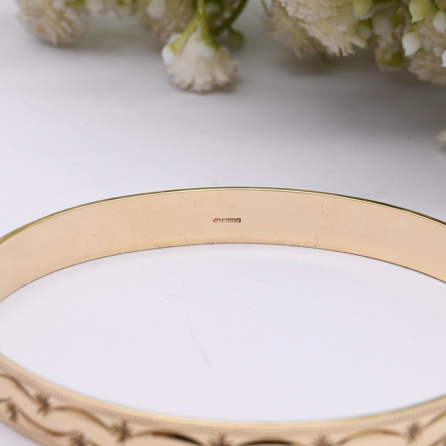 Vintage 9ct Gold Bangle Bracelet - Star and Crescent Pattern | Diamond Cut Engraved Design | Statement Gold Jewellery | Heavy Solid Gold 18g