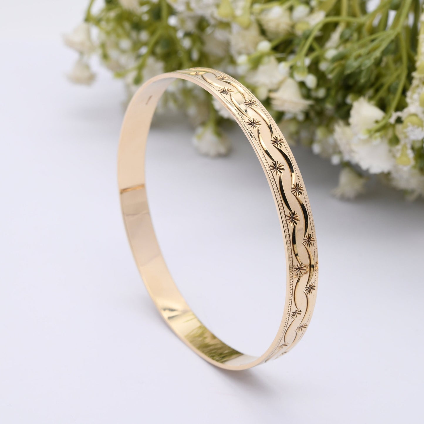 Vintage 9ct Gold Bangle Bracelet - Star and Crescent Pattern | Diamond Cut Engraved Design | Statement Gold Jewellery | Heavy Solid Gold 18g