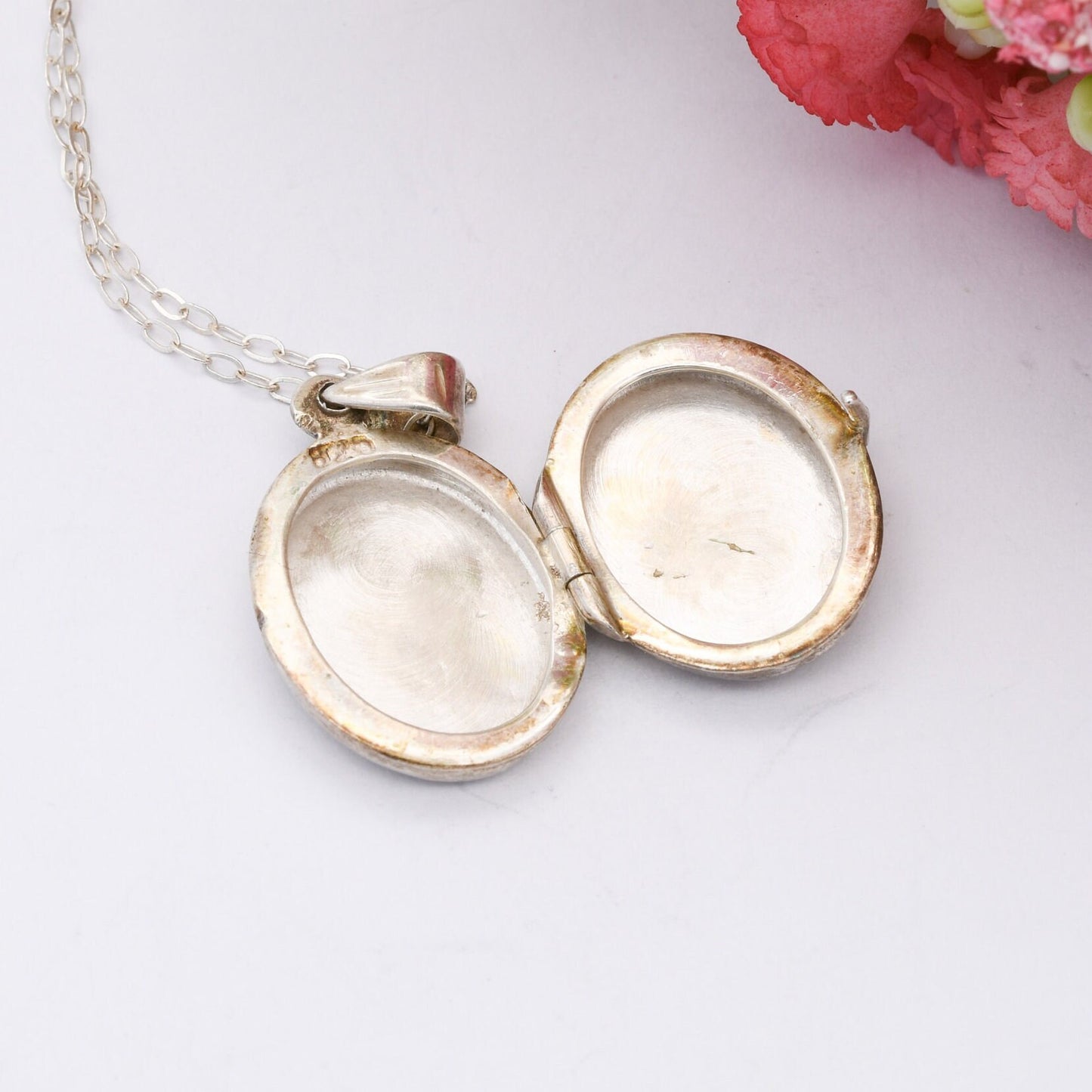 Vintage Sterling Silver Locket Pendant Necklace with Engraved Design - Small Chunky Oval Shape | Trace Chain