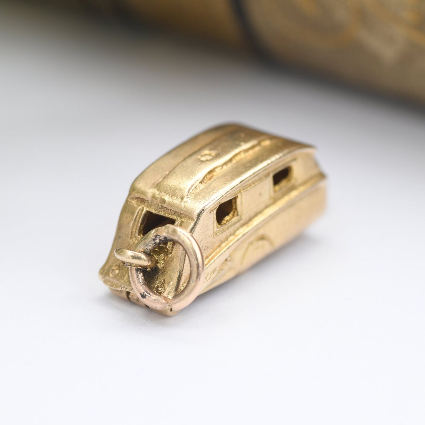 Vintage 9ct Gold Caravan Trailer Charm Pendant - Retro Car Enthusiast | Nicely Detailed