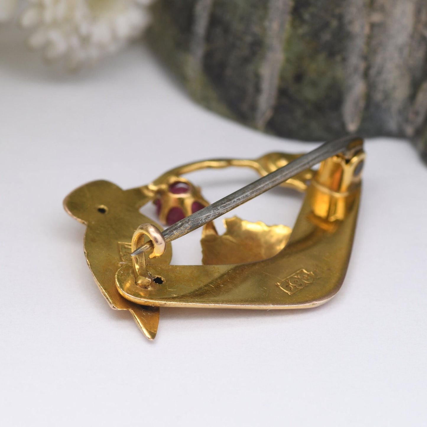 Antique 9ct Gold Australia Kookaburra Brooch with a Pearl Red Stone - Boomerang Map of Australia Bird | Souvenir Brooch