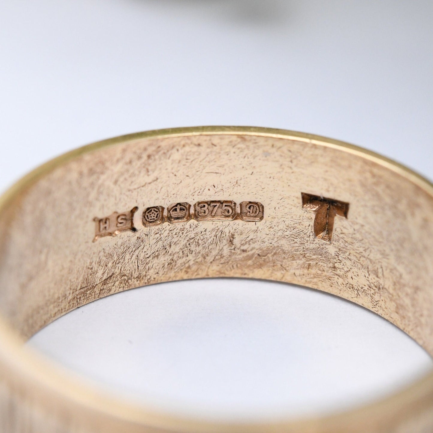 Vintage 9ct Gold Band Ring 1978