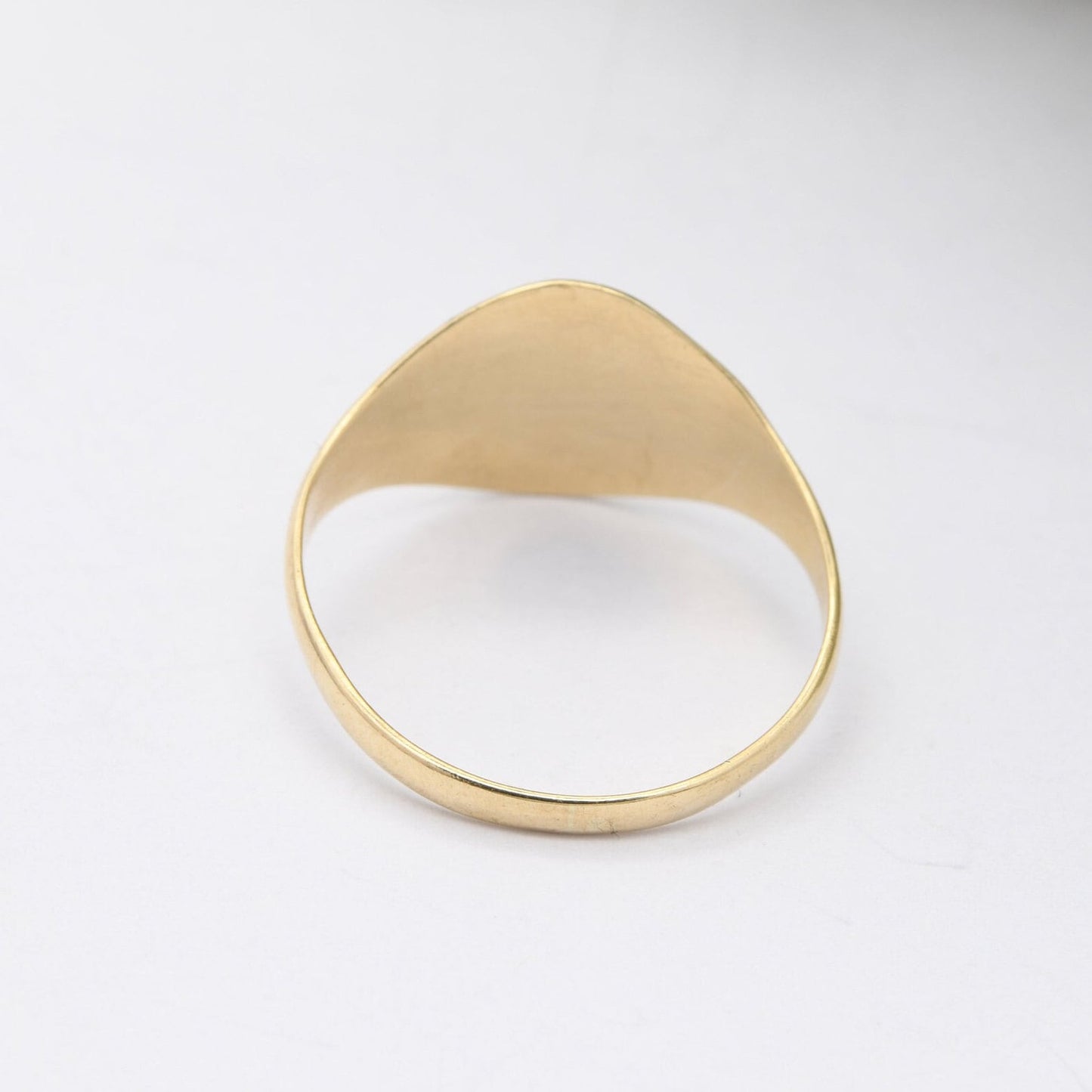Vintage 9ct Gold Engraved Signet Ring