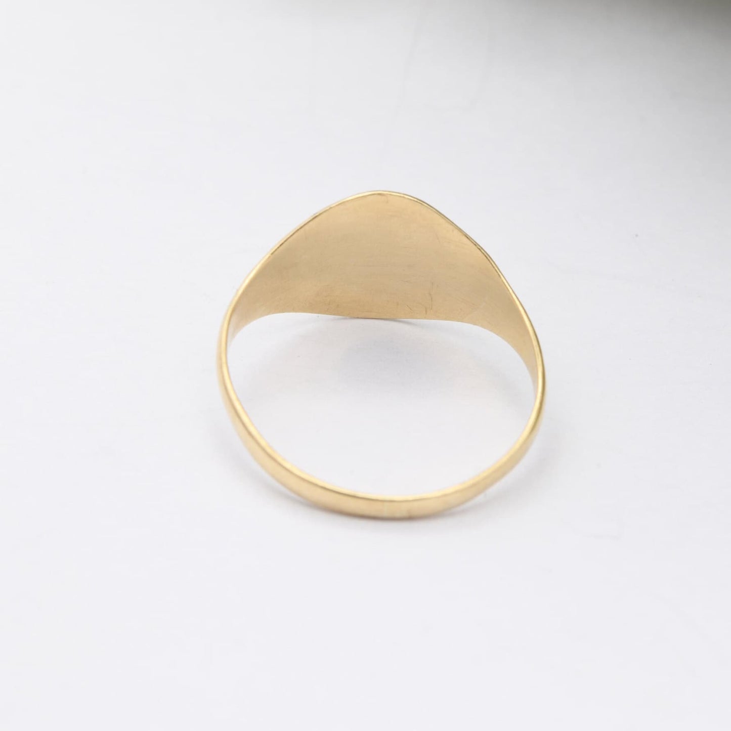 Vintage 9ct Gold Engraved Signet Ring