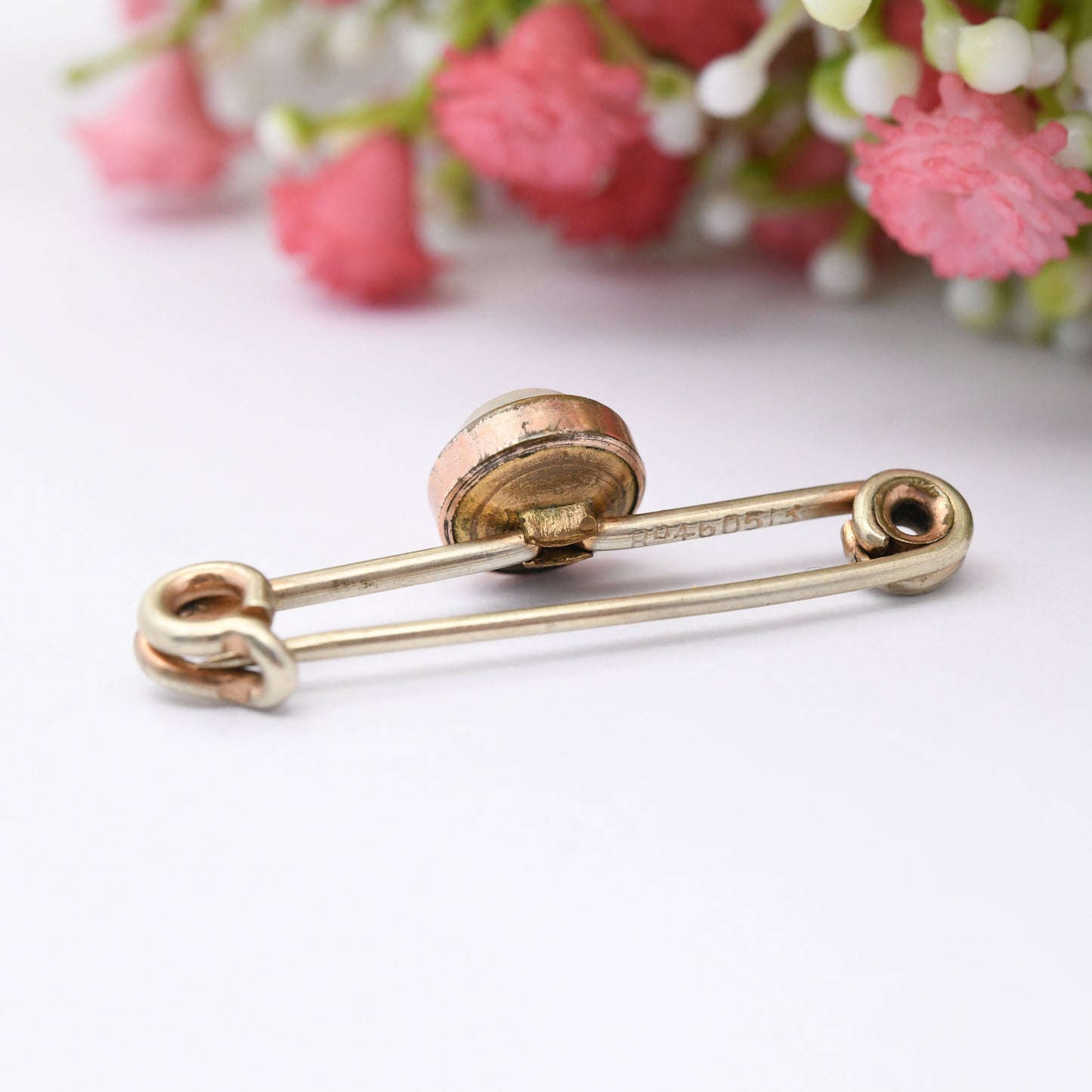 Antique Rolled Gold Mother of Pearl Bar Brooch - Registration Number 460514
