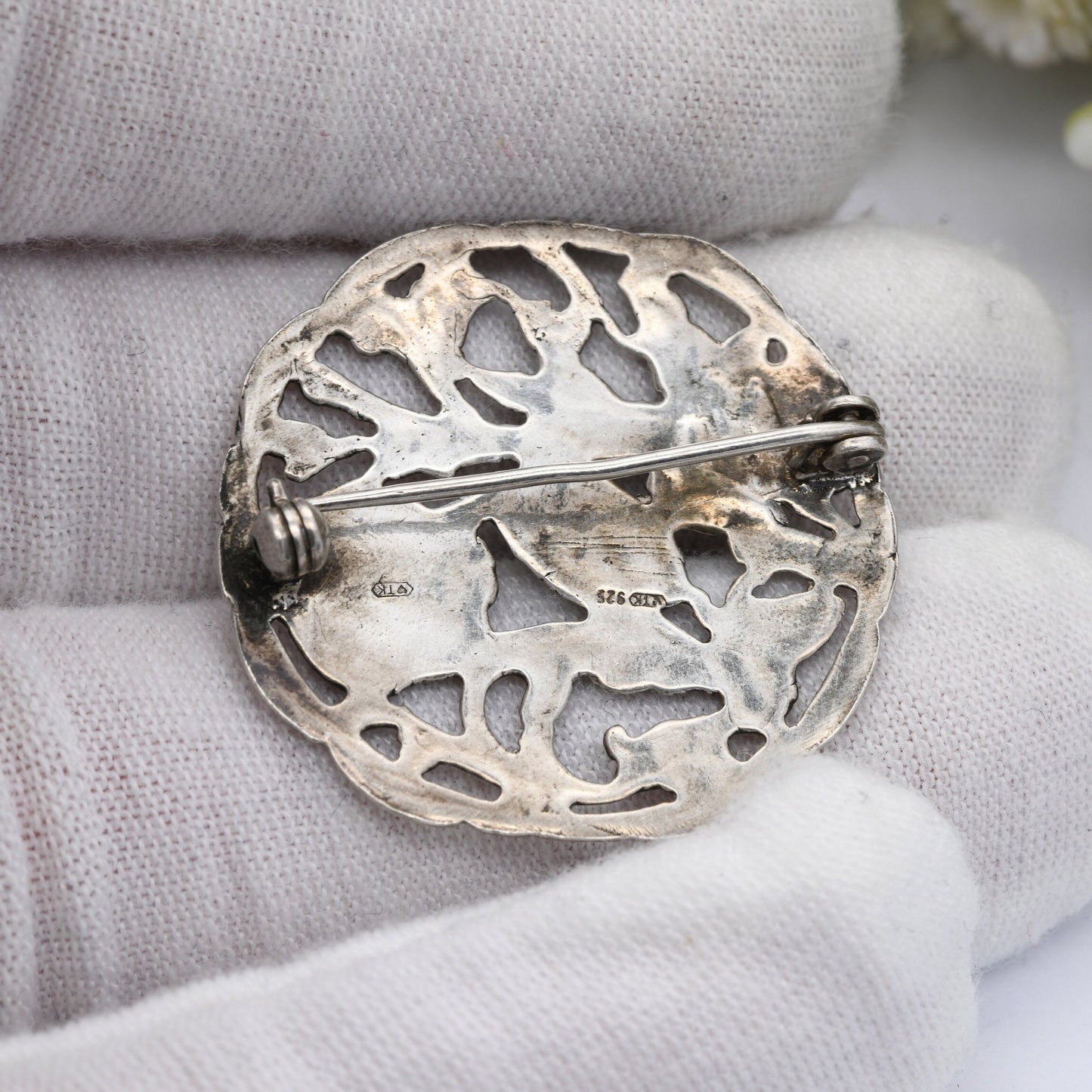 Vintage Sterling Silver Openwork Flower Brooch - Floral Cut Out Design | Victorian Style