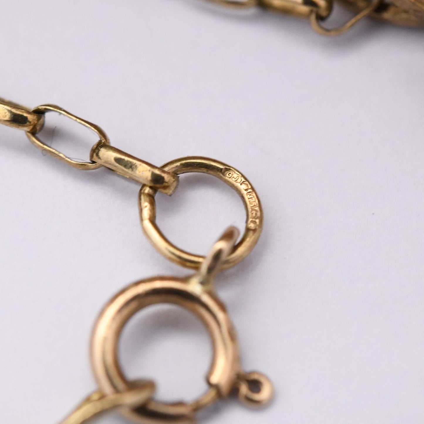 Vintage 9ct Gold Flower Pendant Necklace on Cable Link Chain 1991 with Clear Stones