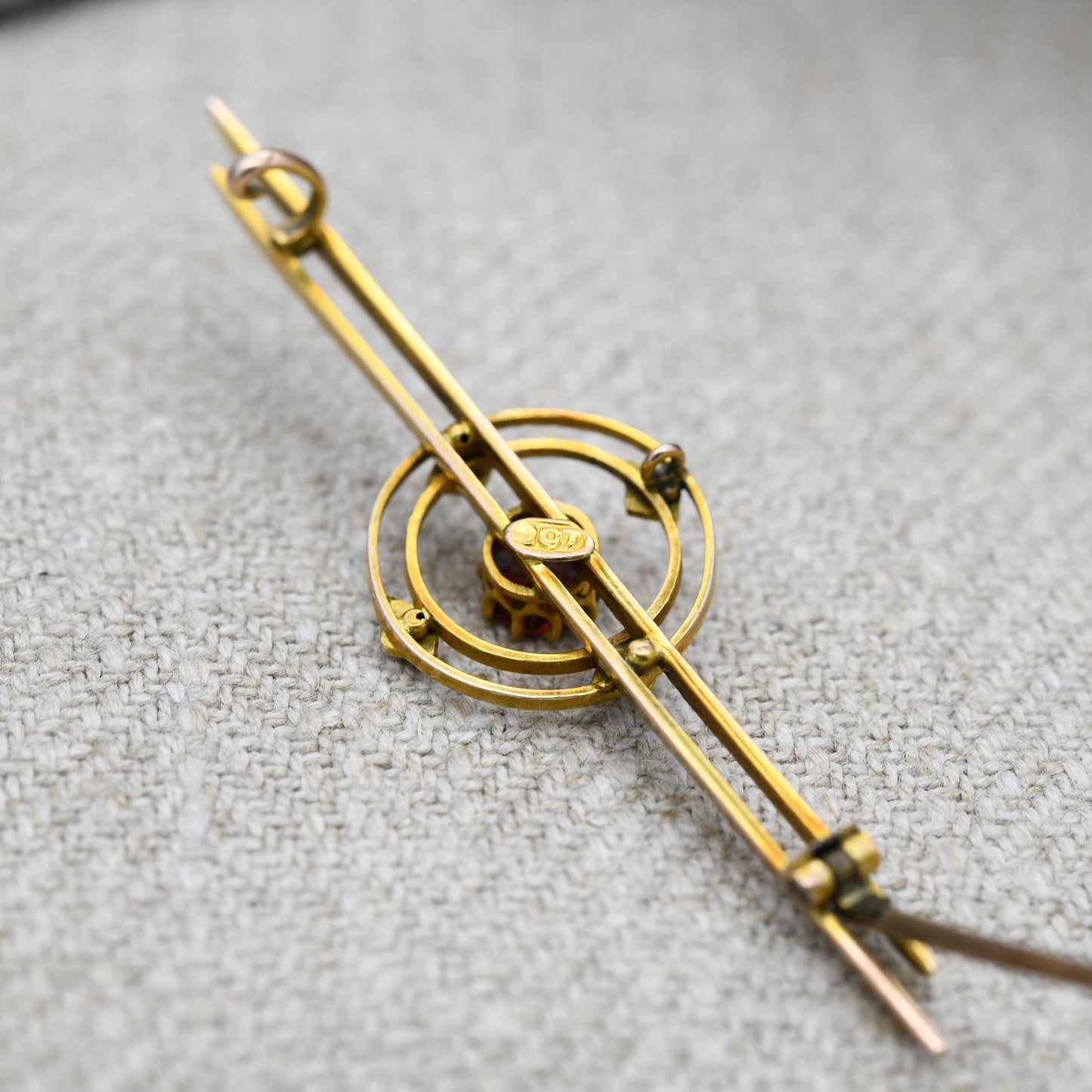 Antique Edwardian 9ct Gold Brooch with Garnet and Pearls - Pretty Modernist Design | Contemporary Antique Style Bar Brooch