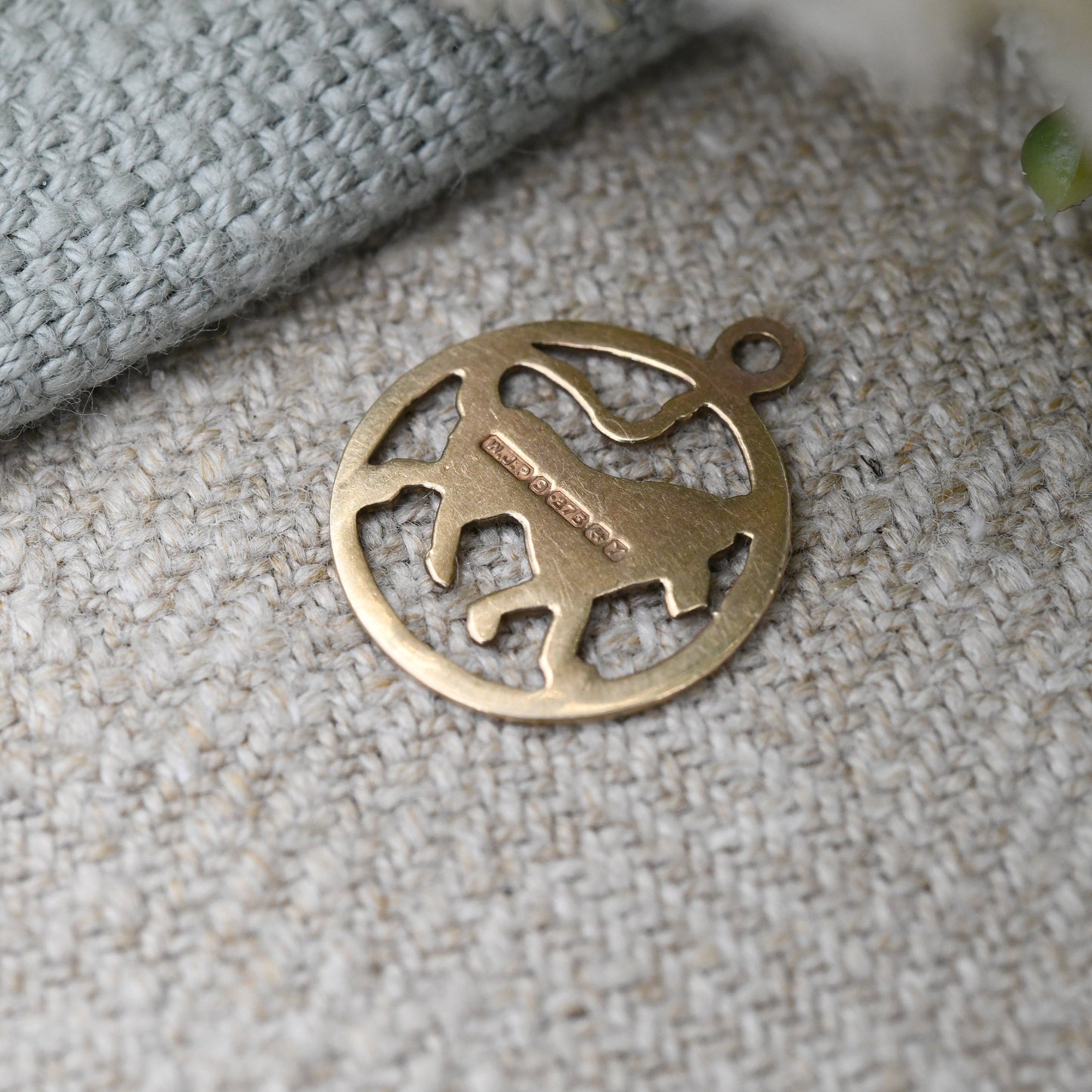 Vintage 9ct Gold Leo Lion Charm Pendant 1973 - Star Signs Zodiac Horoscope Jewellery | July - August Birthday Gift