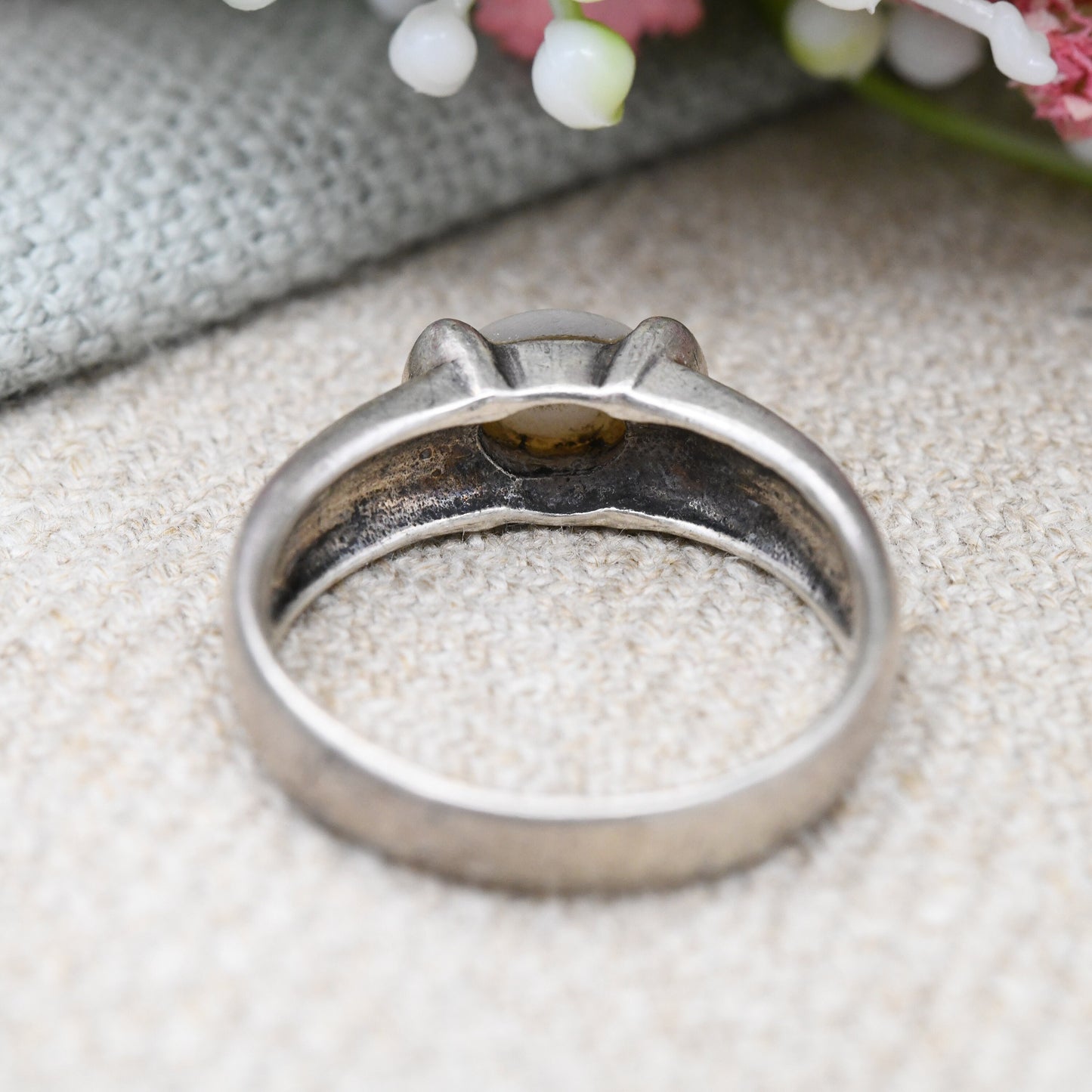 Vintage Sterling Silver Mother of Pearl Ring - Chunky Minimal Everyday Silver Solitaire Jewellery Gift | UK Size - O 1/2 | US Size - 7 1/2