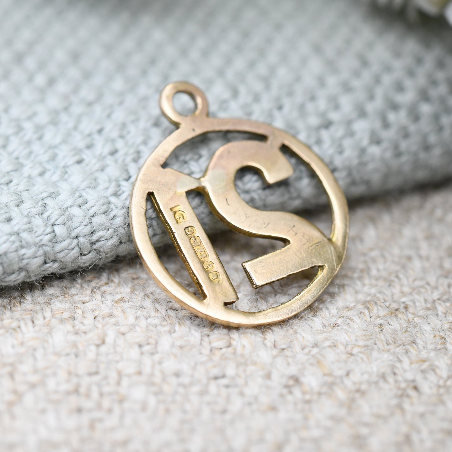 Vintage 9ct Gold 21 Charm Pendant 1960 - 21st Birthday Gift | Solid Gold Circle Necklace Charm Bracelet