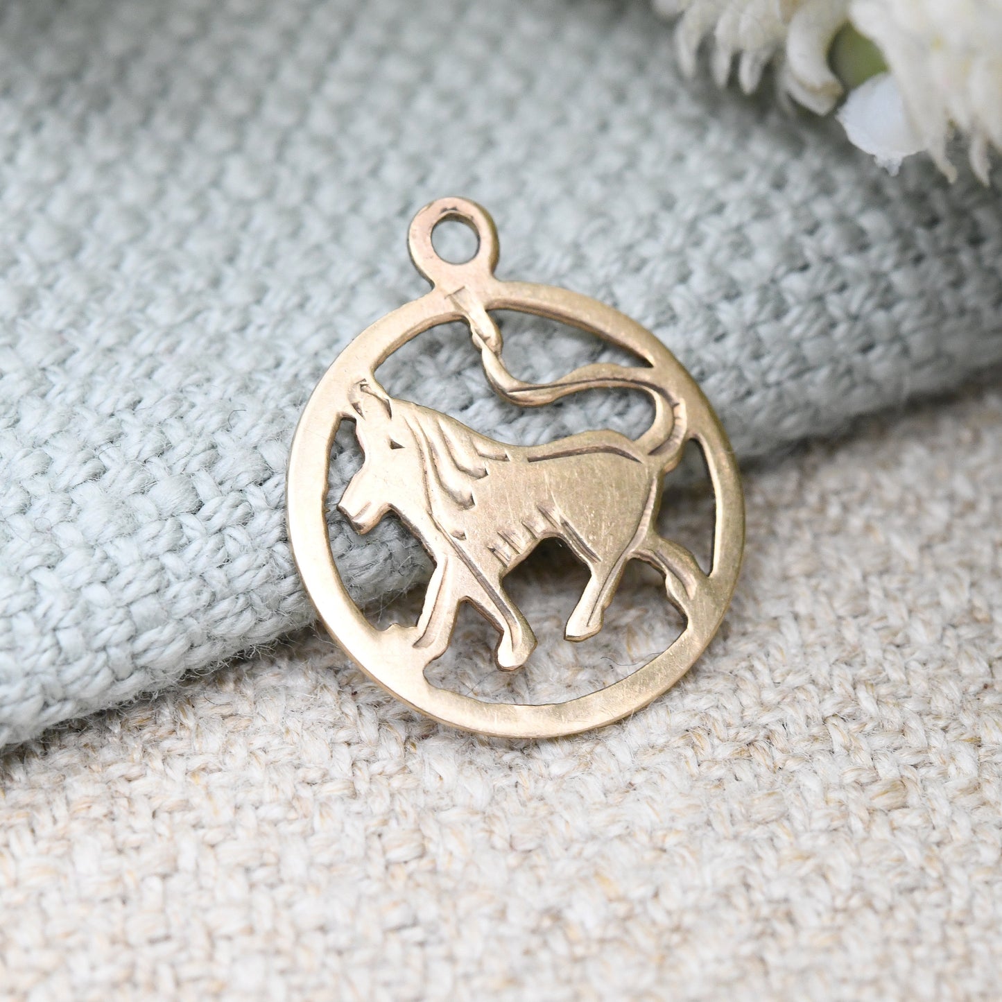 Vintage 9ct Gold Leo Lion Charm Pendant 1973 - Star Signs Zodiac Horoscope Jewellery | July - August Birthday Gift