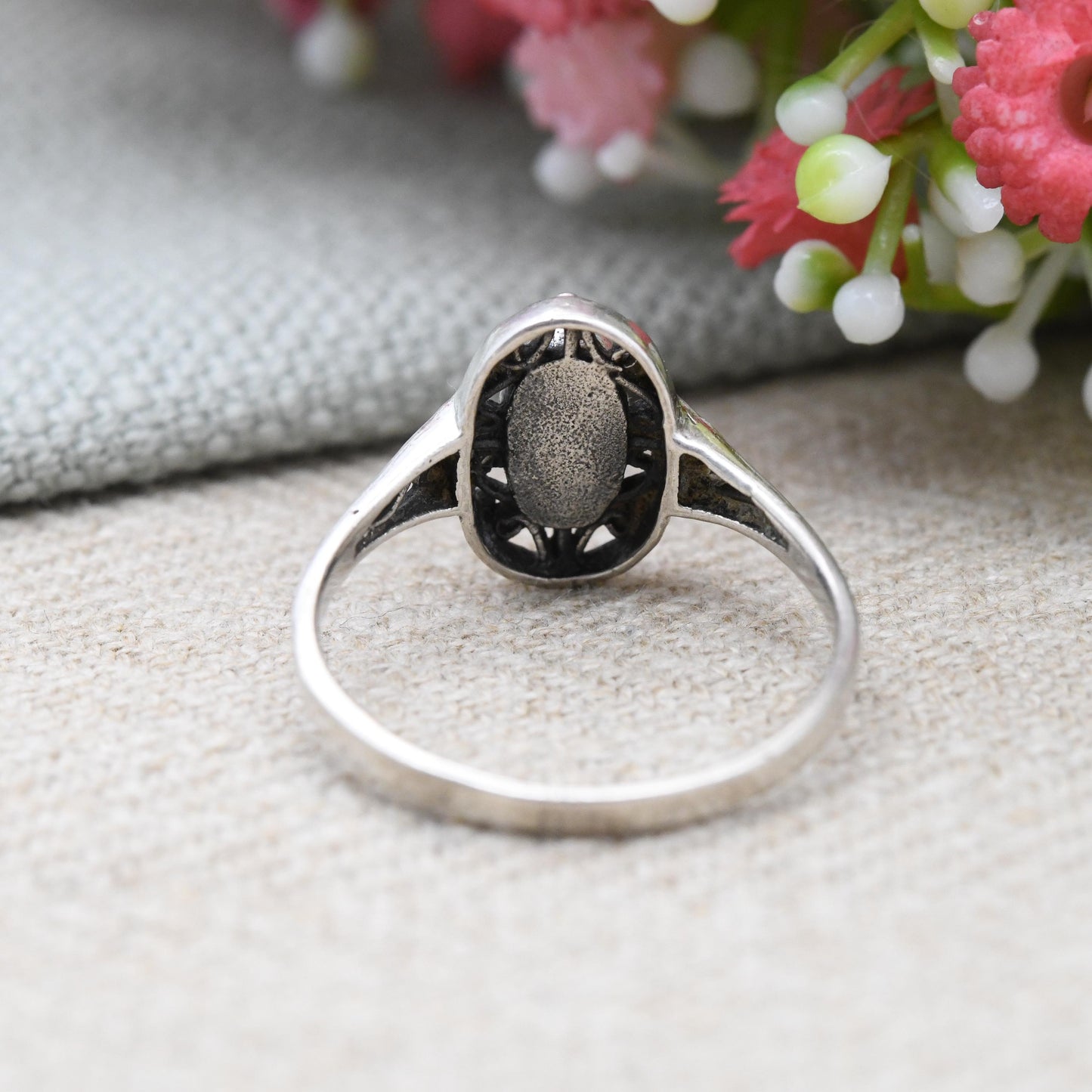 Vintage Sterling Silver Mother of Pearl Ring with Ornate Openwork Bezel Pretty Solitaire Stone Gift for Her - UK Size - R | US Size - 8 3/4
