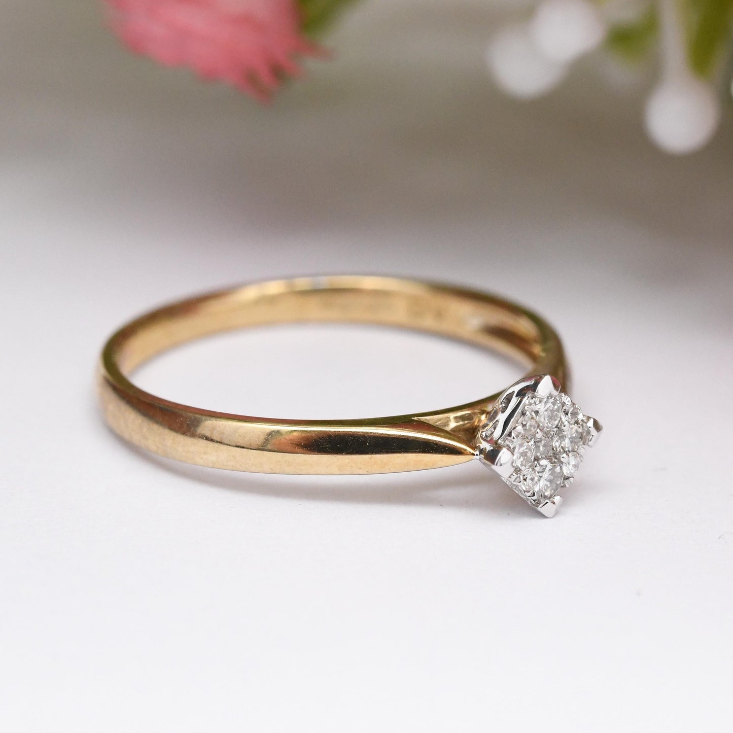 Vintage 9ct Gold and Diamond Cluster Ring - Illusion Solitaire Stone Engagement | Pretty Gift for Her | UK Size - O | US Size - 7 1/4