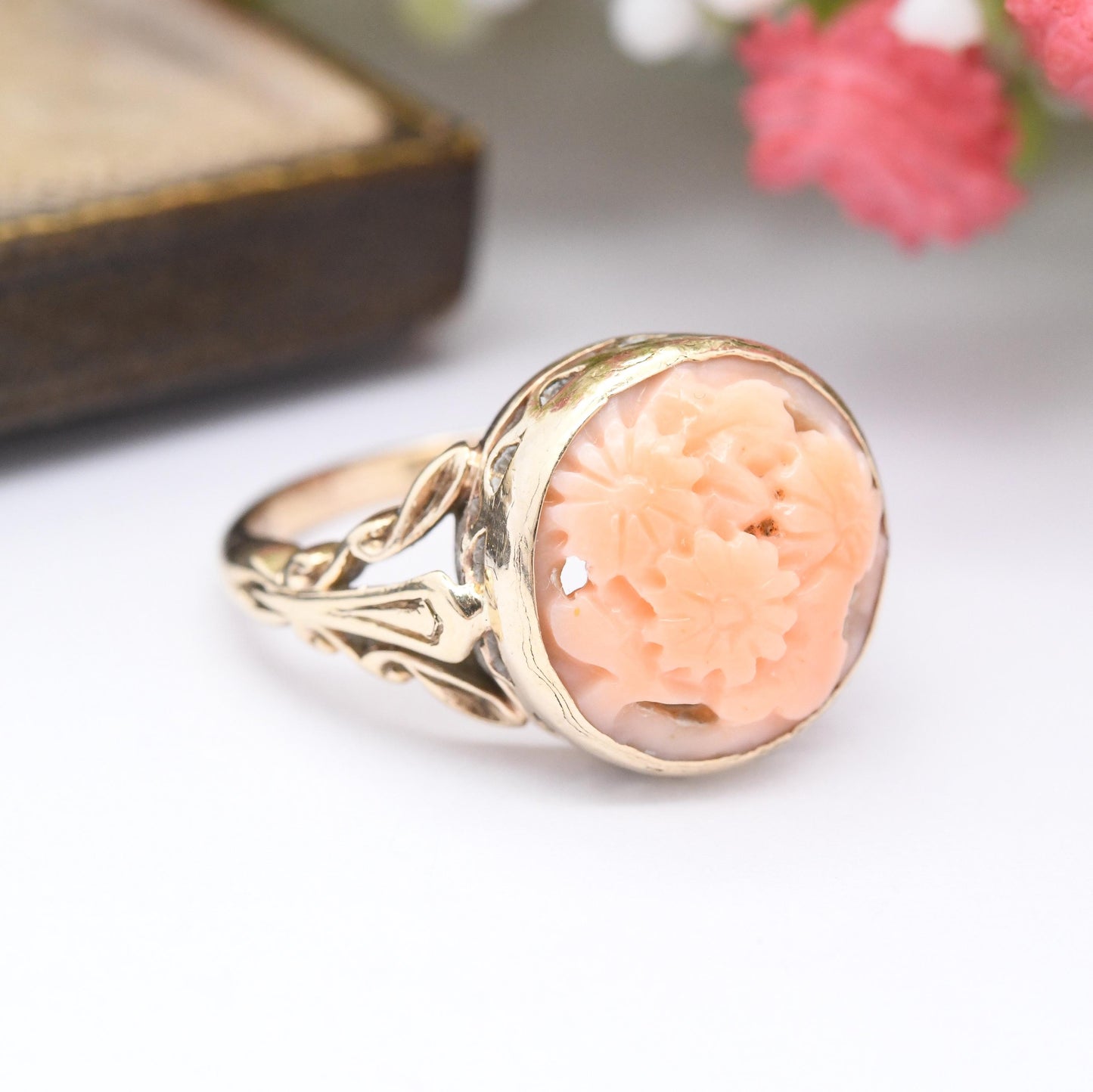 Antique Victorian 9ct Gold Carved Coral Ring - Flower Engraved Cameo | Large Stone | Ornate Shoulders | UK Size - M 1/2 | US Size - 6 1/2
