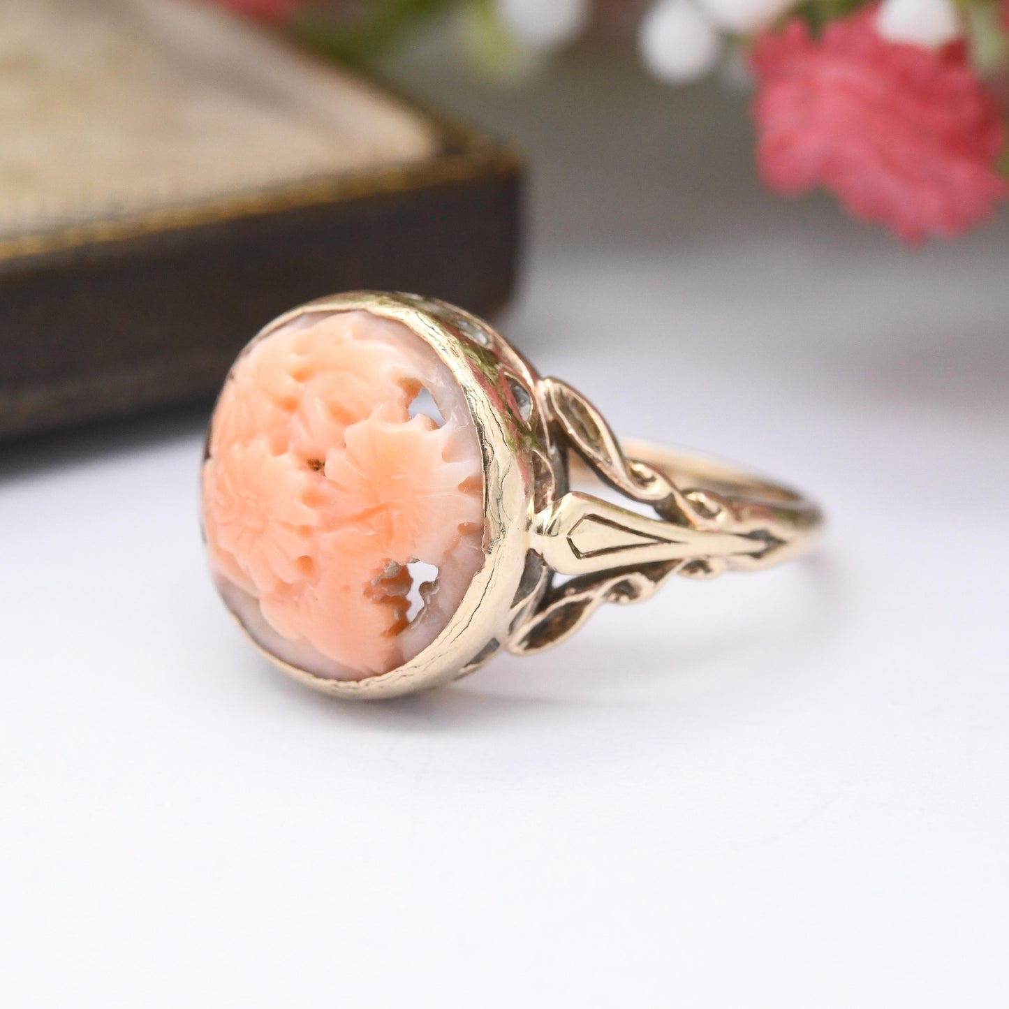 Antique Victorian 9ct Gold Carved Coral Ring - Flower Engraved Cameo | Large Stone | Ornate Shoulders | UK Size - M 1/2 | US Size - 6 1/2