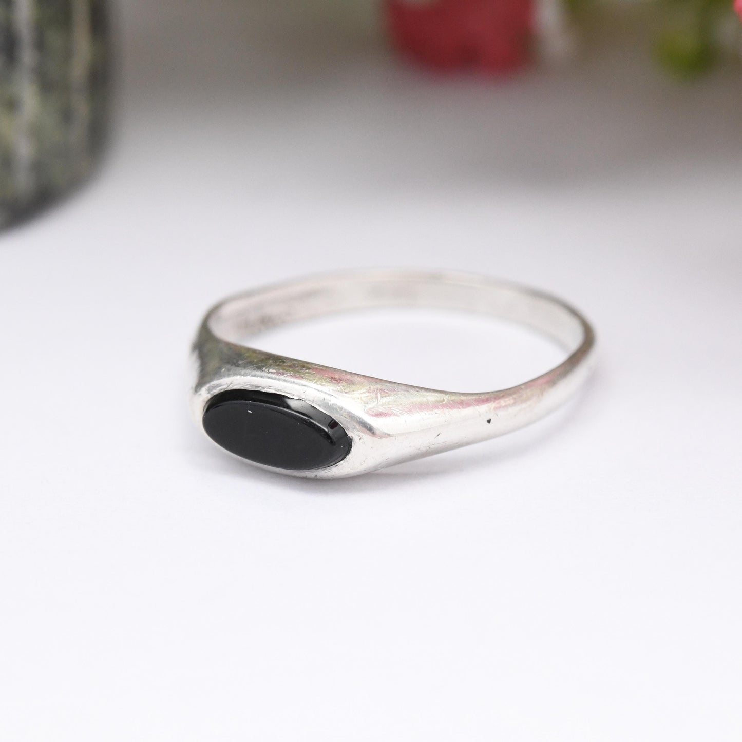 Vintage Sterling Silver Onyx Signet Ring - Minimal Unisex Jewellery | Oval Black Stone | UK Size - N | US Size - 6 3/4