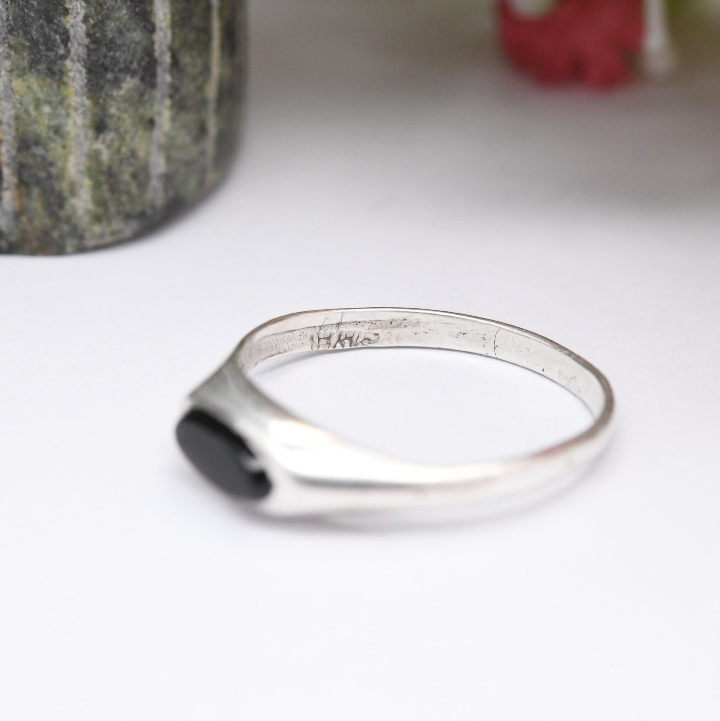 Vintage Sterling Silver Onyx Signet Ring - Minimal Unisex Jewellery | Oval Black Stone | UK Size - N | US Size - 6 3/4
