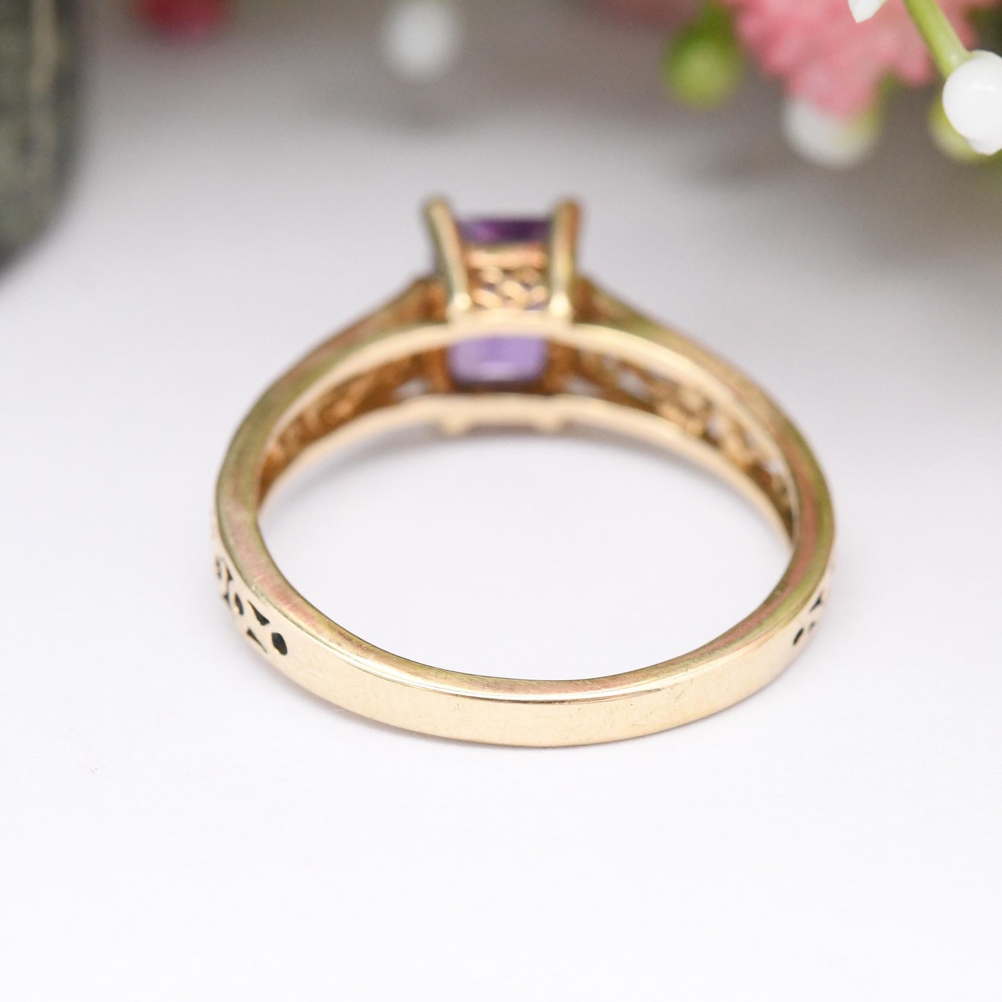 Vintage 9ct Gold Amethyst Ring with Openwork Scrolling Shoulders - Large Purple Solitaire Stone | UK Size - P 1/2 | US Size - 8