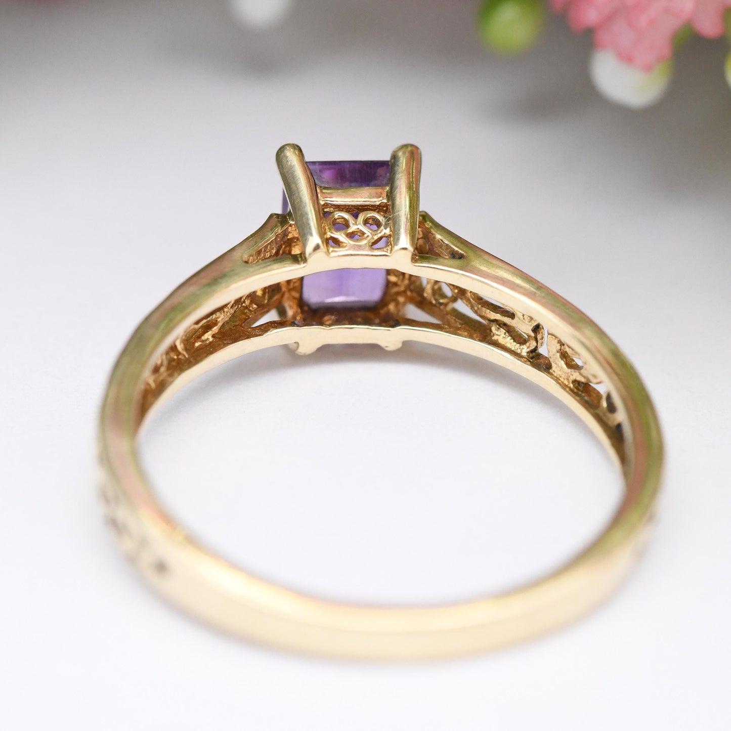 Vintage 9ct Gold Amethyst Ring with Openwork Scrolling Shoulders - Large Purple Solitaire Stone | UK Size - P 1/2 | US Size - 8