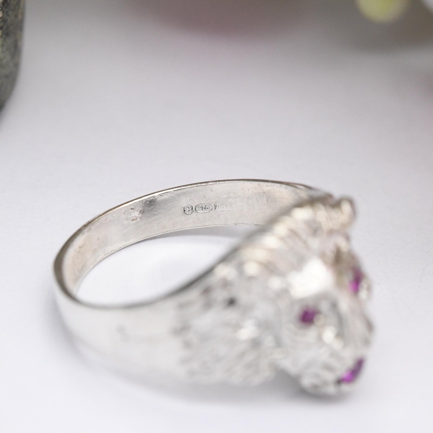 Vintage Sterling Silver Ruby Lion Face Ring - Sculptural Animal Jewellery Gift | Unusual Pinkie Ring | UK Size - J | US Size - 4 3/4