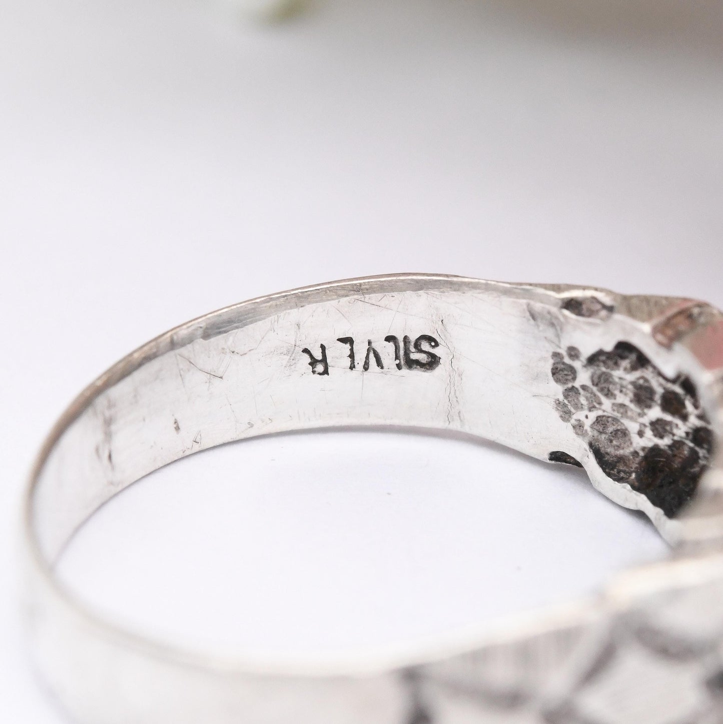 Vintage Sterling Silver Sapphire Signet Ring Star Set Stone - Textured Mid-Century Unisex Everyday Silver | UK Size - T | US Size - 9 1/2