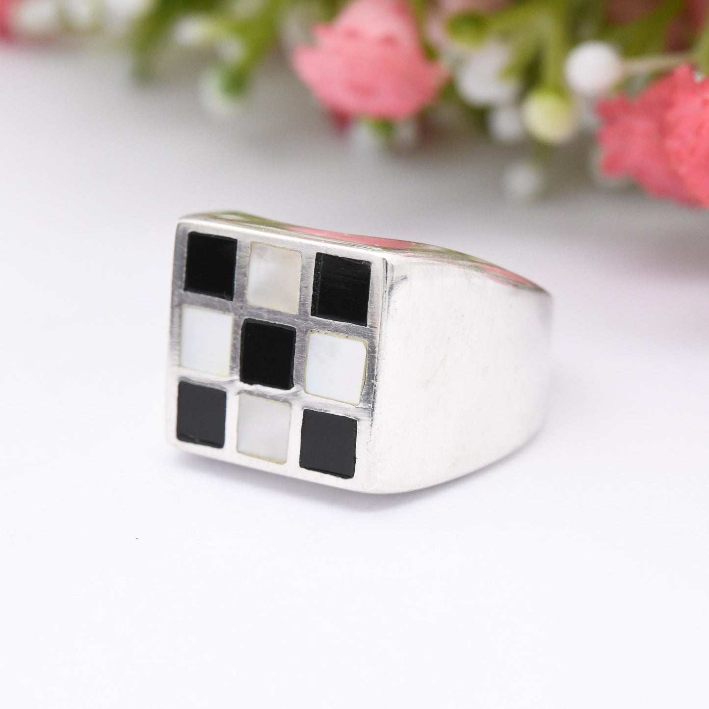 Vintage Sterling Silver Chess Signet Ring with Onyx and Mother of Pearl - Black and White Gem Checkerboard | UK Size - S | US Size - 9 1/4