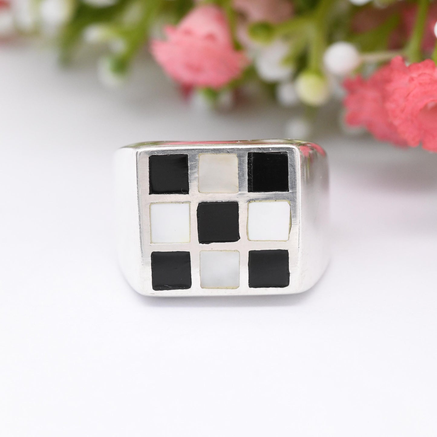 Vintage Sterling Silver Chess Signet Ring with Onyx and Mother of Pearl - Black and White Gem Checkerboard | UK Size - S | US Size - 9 1/4
