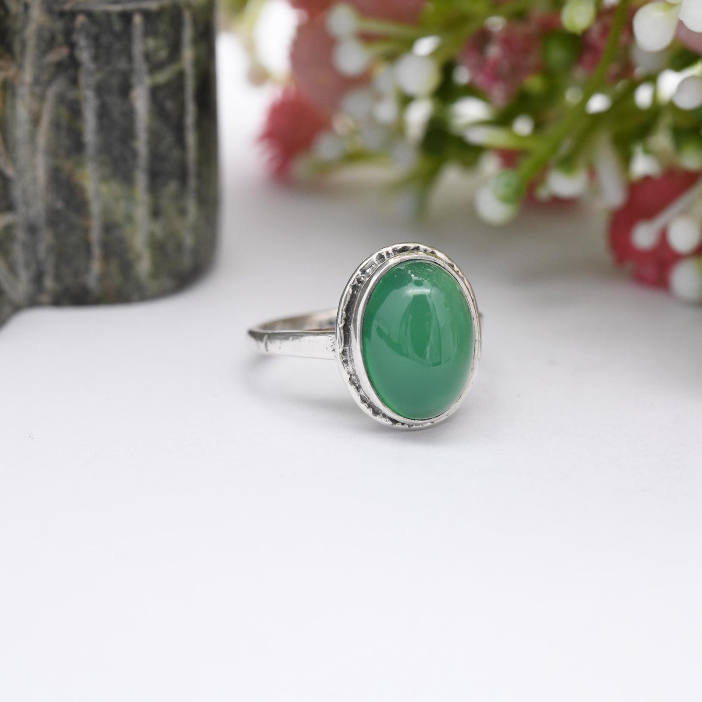 Vintage Sterling Silver Chrysoprase Ring - Cabochon Apple Green Gemstone | UK Size - J 1/2 | US Size - 5