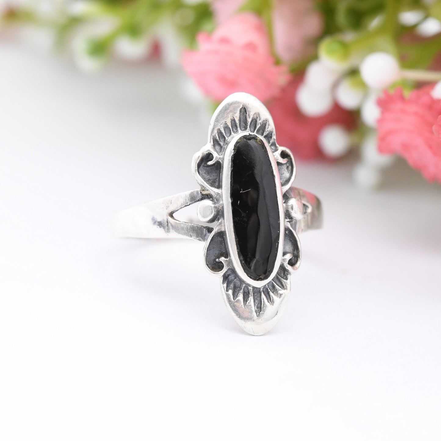 Vintage Sterling Silver Onyx Ring with Pretty Setting - Knuckle Length Index Finger Ring | UK Size - R | US Size - 8 3/4