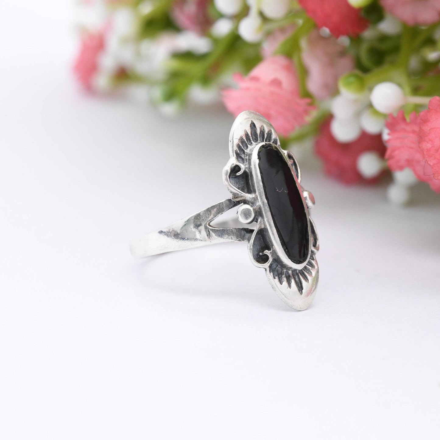 Vintage Sterling Silver Onyx Ring with Pretty Setting - Knuckle Length Index Finger Ring | UK Size - R | US Size - 8 3/4