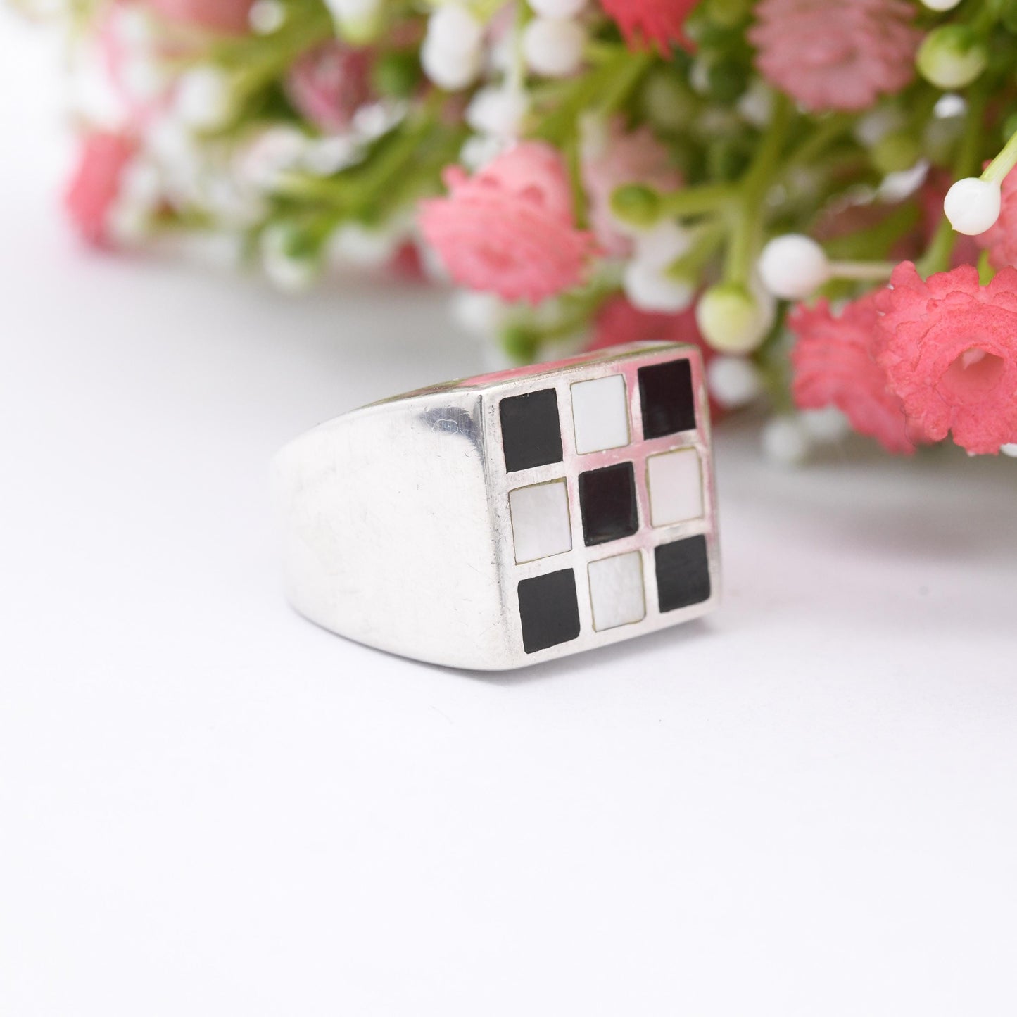 Vintage Sterling Silver Chess Signet Ring with Onyx and Mother of Pearl - Black and White Gem Checkerboard | UK Size - P 1/2 | US Size - 8