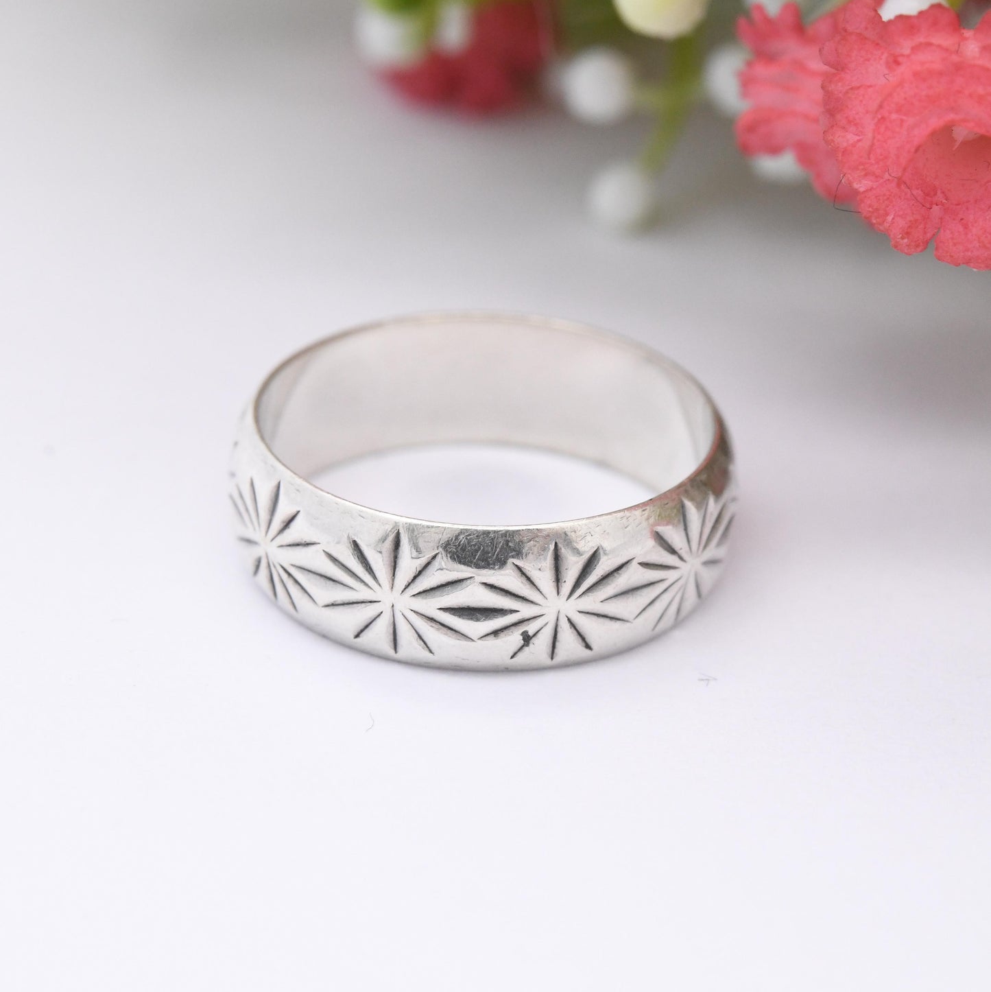 Vintage Sterling Silver Band Ring with Cut Star Design 1982 - Unisex Textured Silver Eternity Band | UK Size - N | US Size - 6 3/4